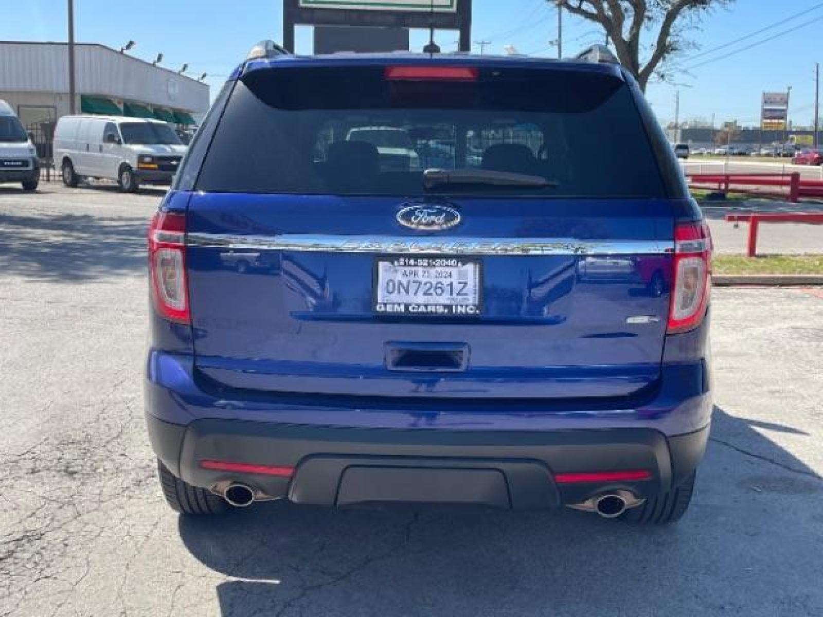 2015 Deep Impact Blue Metallic Ford Explorer Base 4WD (1FM5K8B82FG) with an 3.5L V6 DOHC 24V engine, 6-Speed Automatic transmission, located at 12182 Garland Rd, Dallas, TX, 75218, (214) 521-2040, 0.000000, 0.000000 - Photo #3