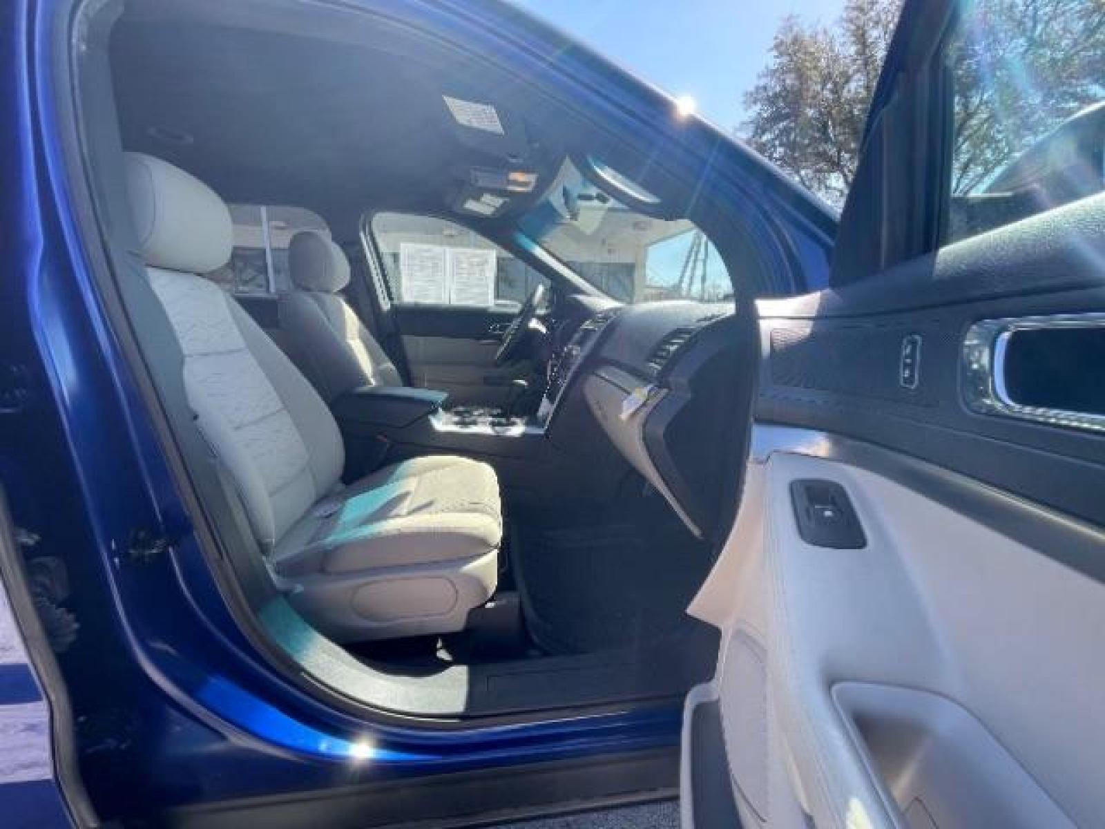 2015 Deep Impact Blue Metallic Ford Explorer Base 4WD (1FM5K8B82FG) with an 3.5L V6 DOHC 24V engine, 6-Speed Automatic transmission, located at 12182 Garland Rd, Dallas, TX, 75218, (214) 521-2040, 0.000000, 0.000000 - Photo #6
