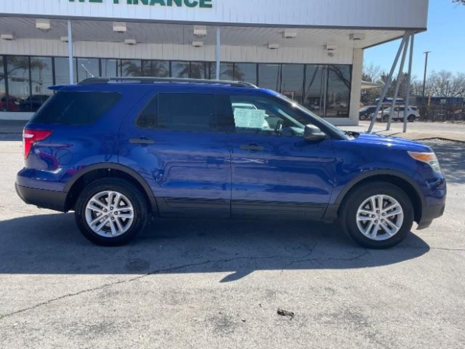 2015 Deep Impact Blue Metallic Ford Explorer Base 4WD (1FM5K8B82FG) with an 3.5L V6 DOHC 24V engine, 6-Speed Automatic transmission, located at 12182 Garland Rd, Dallas, TX, 75218, (214) 521-2040, 0.000000, 0.000000 - Photo #7