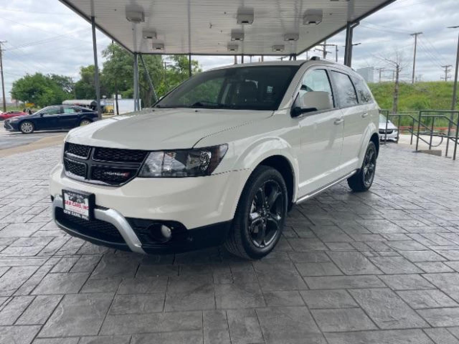 2019 Vice White Dodge Journey Crossroad FWD (3C4PDCGB1KT) with an 2.4L L4 DOHC 16V engine, 4-Speed Automatic transmission, located at 12182 Garland Rd, Dallas, TX, 75218, (214) 521-2040, 0.000000, 0.000000 - Photo #4