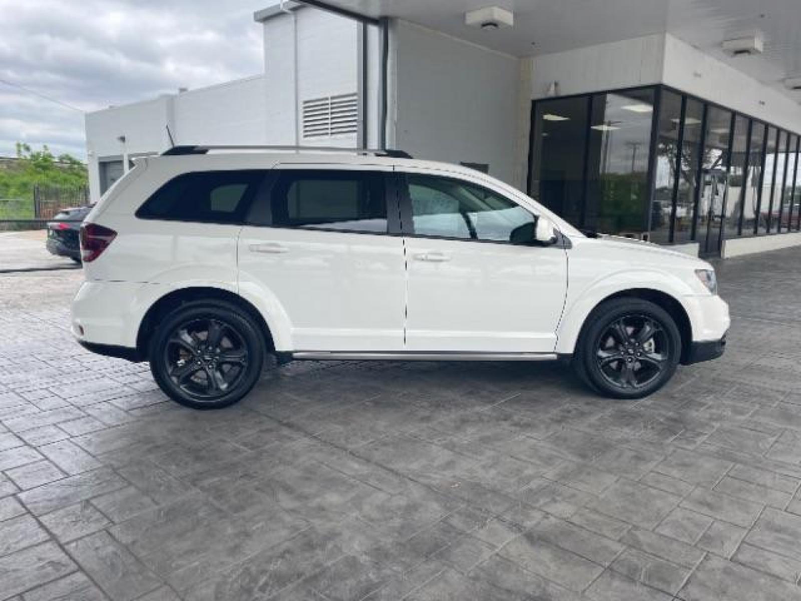 2019 Vice White Dodge Journey Crossroad FWD (3C4PDCGB1KT) with an 2.4L L4 DOHC 16V engine, 4-Speed Automatic transmission, located at 12182 Garland Rd, Dallas, TX, 75218, (214) 521-2040, 0.000000, 0.000000 - Photo #7
