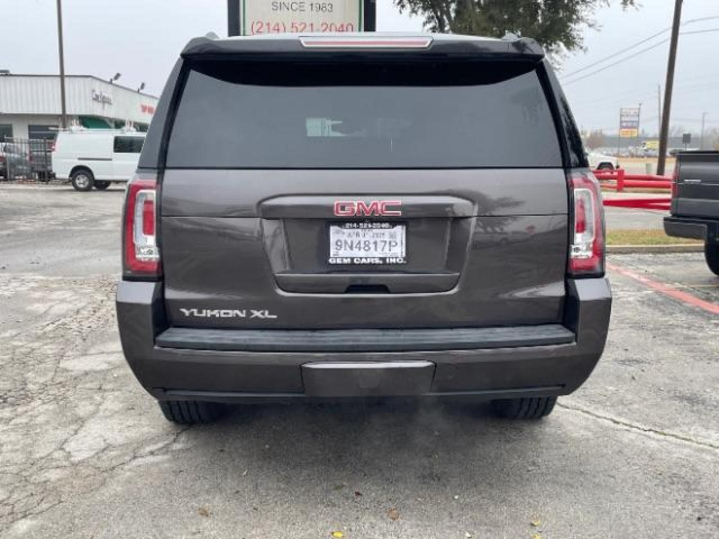 2015 Midnight Amethyst Met /Jet Black GMC Yukon XL SLT 1/2 Ton 4WD (1GKS2HKC2FR) with an 5.3L V8 OHV 16V engine, 6-Speed Automatic transmission, located at 12182 Garland Rd, Dallas, TX, 75218, (214) 521-2040, 0.000000, 0.000000 - Photo#4