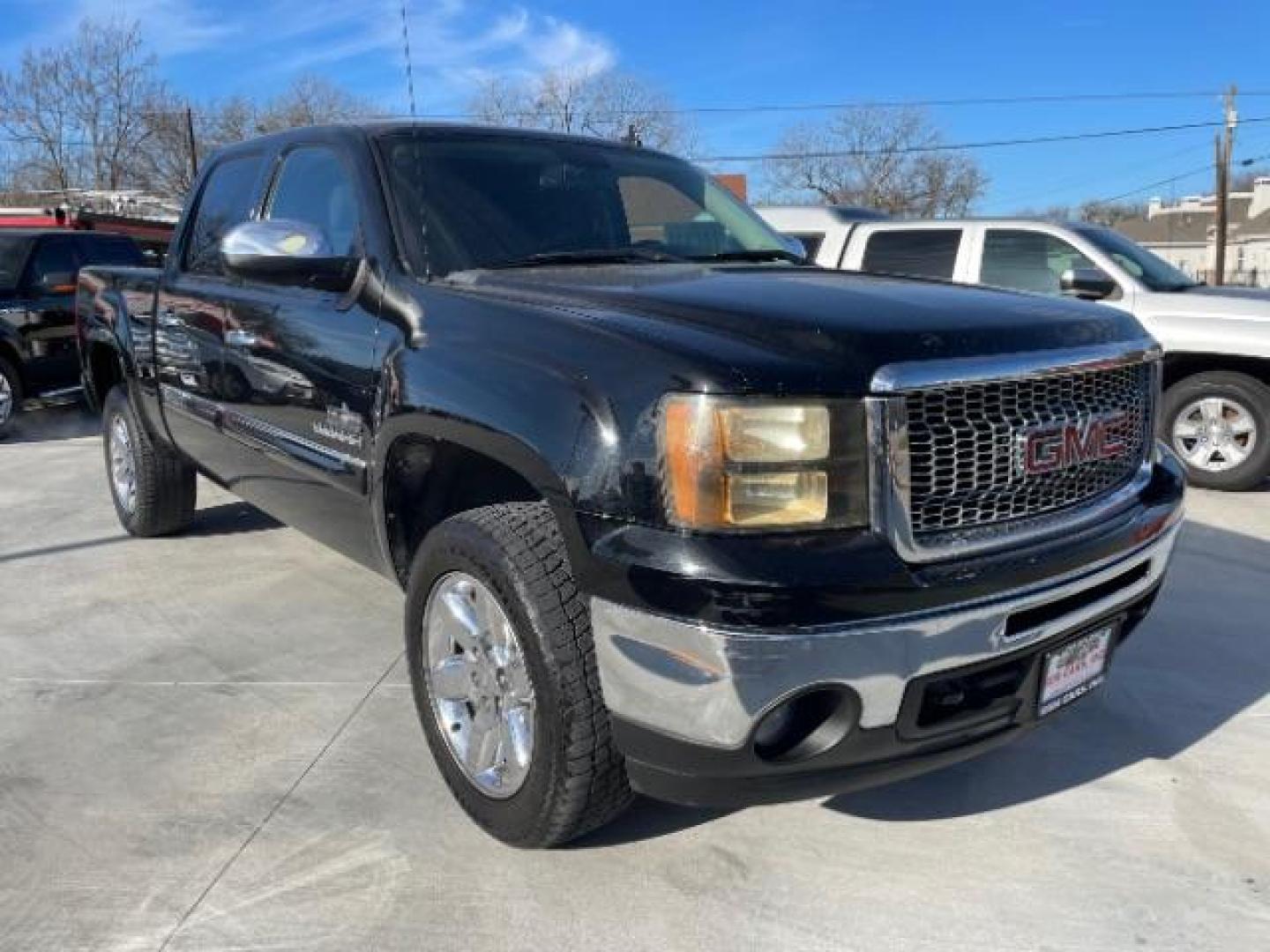 2013 Onyx Black GMC Sierra 1500 SLE Crew Cab 2WD (3GTP1VE07DG) with an 5.3L V8 OHV 16V FFV engine, 6-Speed Automatic transmission, located at 12182 Garland Rd, Dallas, TX, 75218, (214) 521-2040, 0.000000, 0.000000 - Photo#0