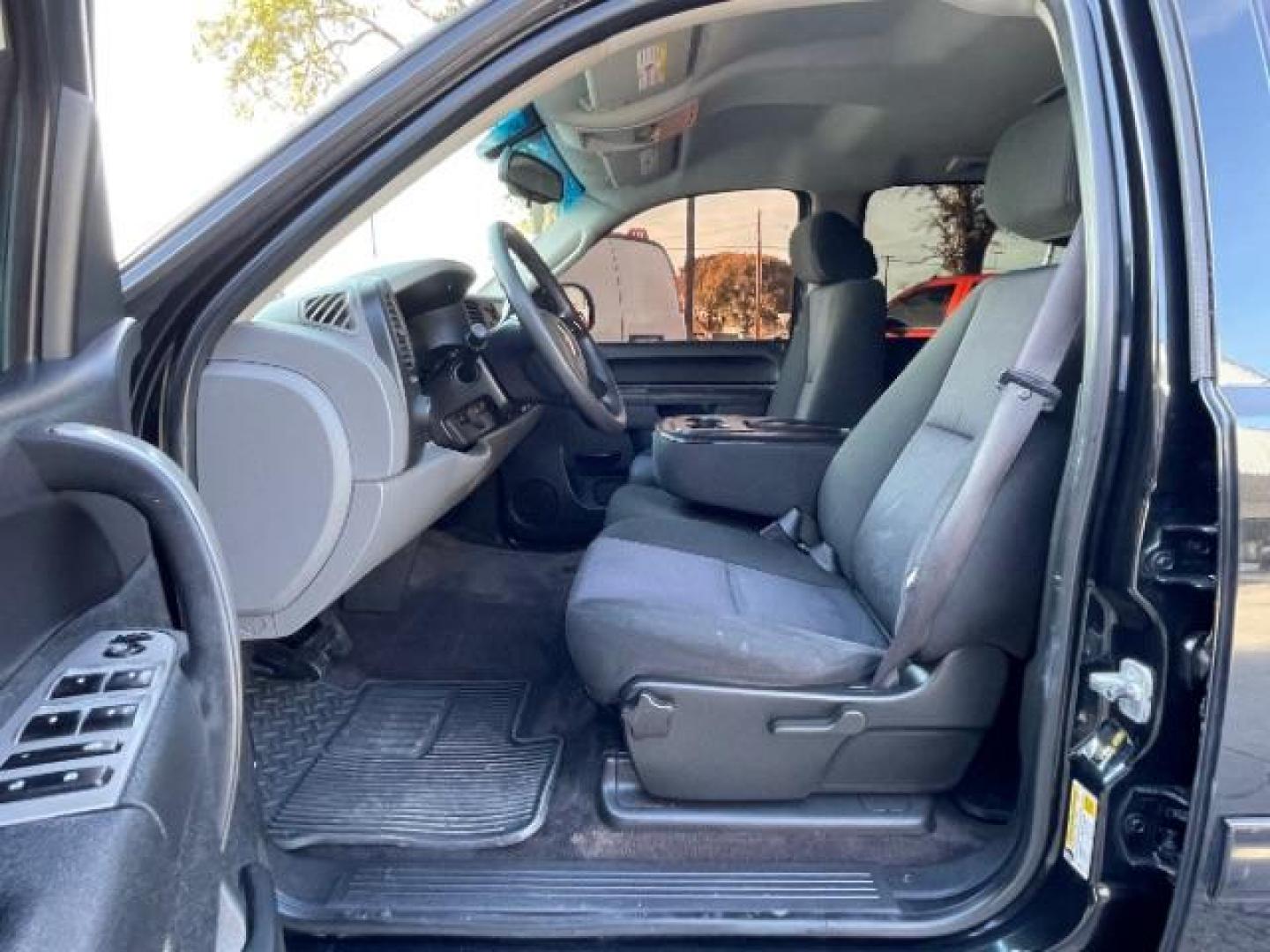 2010 Black Chevrolet Silverado 1500 LS Crew Cab 2WD (3GCRCREA1AG) with an 4.8L V8 OHV 16V engine, 4-Speed Automatic transmission, located at 12182 Garland Rd, Dallas, TX, 75218, (214) 521-2040, 0.000000, 0.000000 - Photo#15