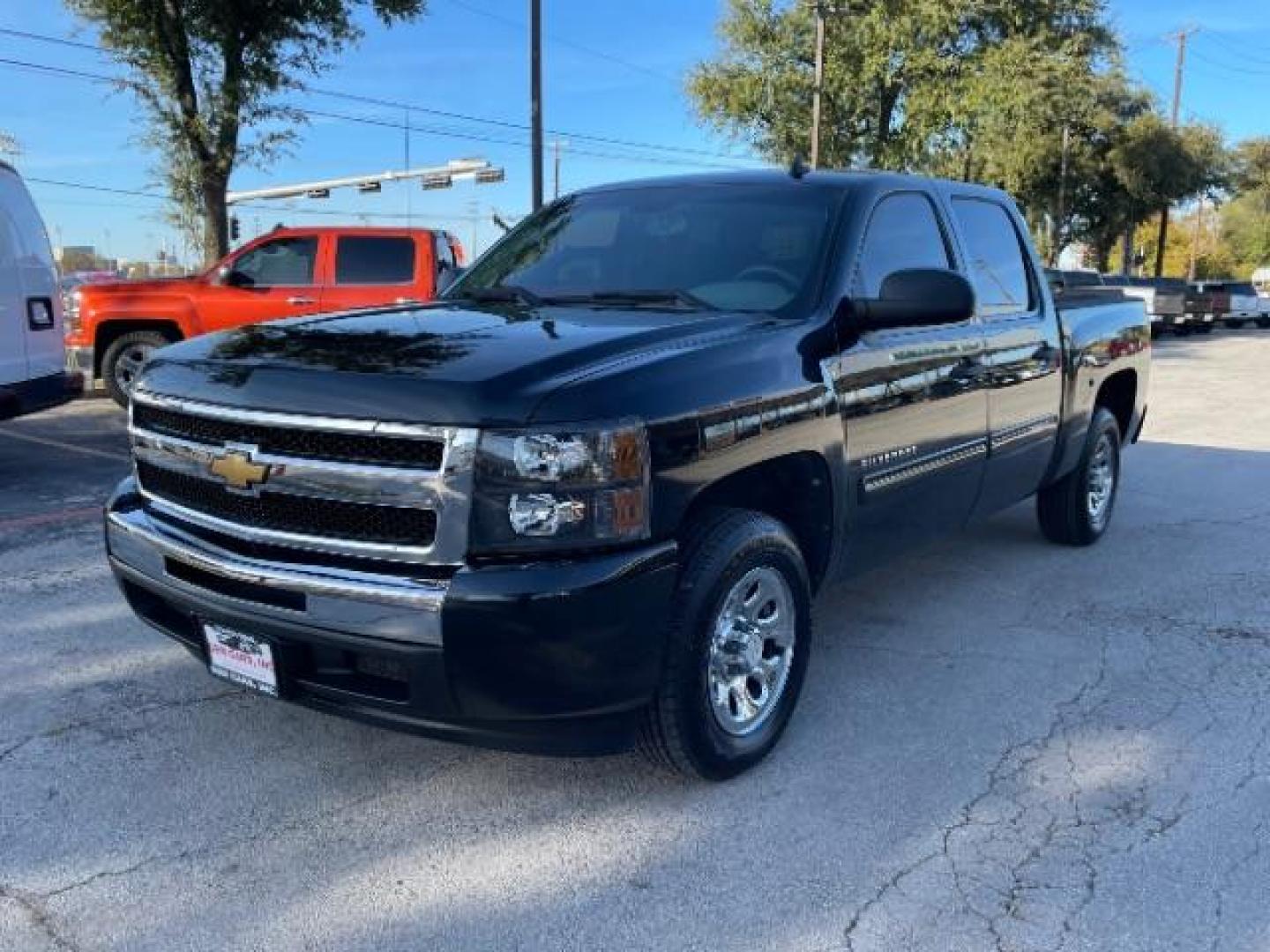 2010 Black Chevrolet Silverado 1500 LS Crew Cab 2WD (3GCRCREA1AG) with an 4.8L V8 OHV 16V engine, 4-Speed Automatic transmission, located at 12182 Garland Rd, Dallas, TX, 75218, (214) 521-2040, 0.000000, 0.000000 - Photo#1