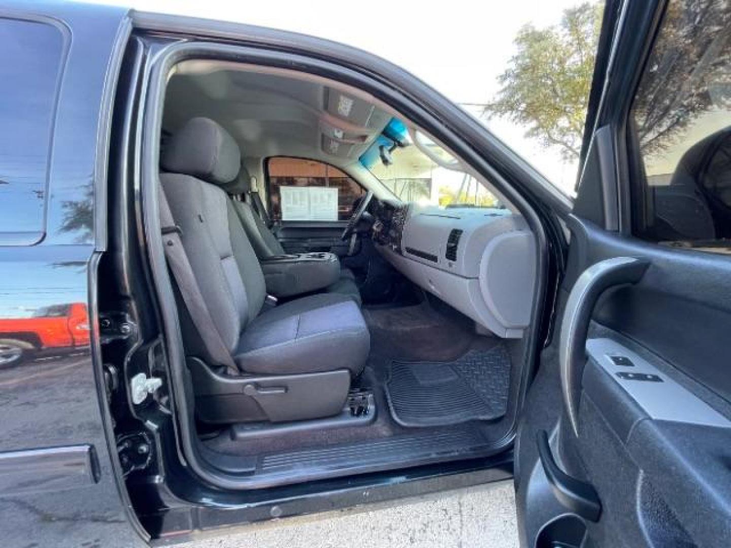 2010 Black Chevrolet Silverado 1500 LS Crew Cab 2WD (3GCRCREA1AG) with an 4.8L V8 OHV 16V engine, 4-Speed Automatic transmission, located at 12182 Garland Rd, Dallas, TX, 75218, (214) 521-2040, 0.000000, 0.000000 - Photo#7