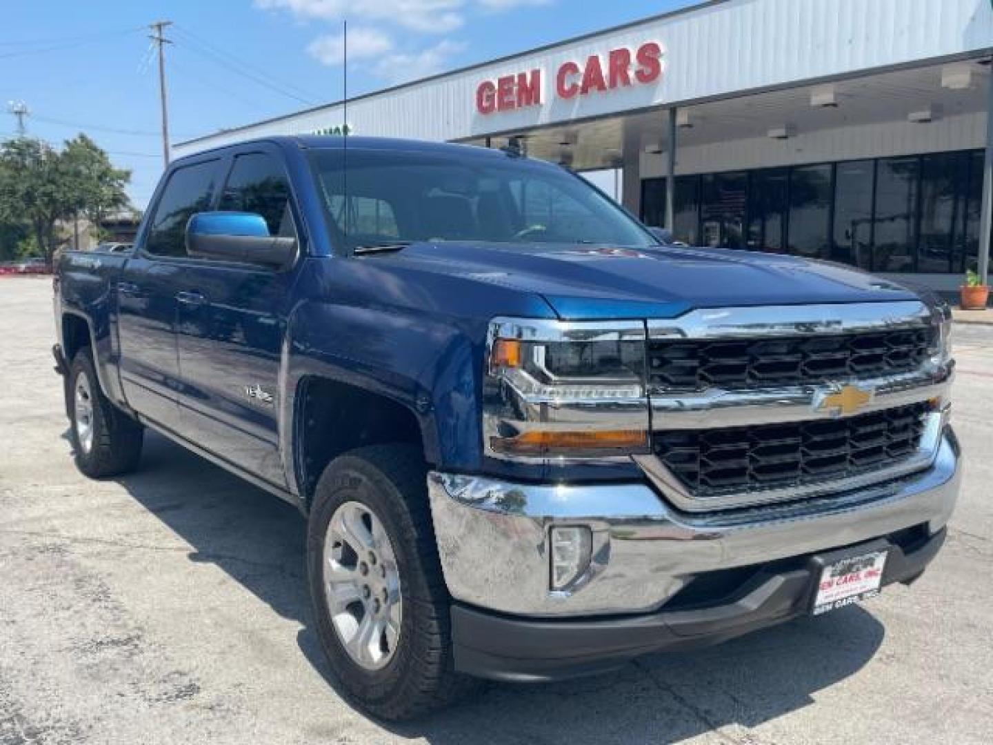 2016 Deep Ocean Blue Meta Chevrolet Silverado 1500 LT Crew Cab 2WD (3GCPCREC8GG) with an 5.3L V8 OHV 16V engine, 6-Speed Automatic transmission, located at 12182 Garland Rd, Dallas, TX, 75218, (214) 521-2040, 0.000000, 0.000000 - Photo#0