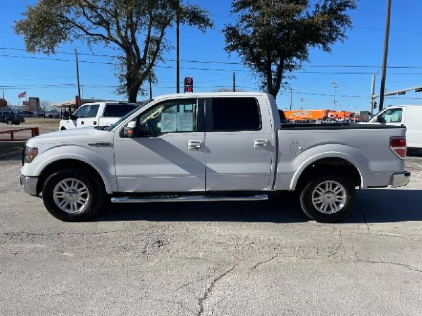 2012 Oxford White Ford F-150 Lariat SuperCrew 5.5 (1FTFW1CF4CF) with an 5.0L V8 engine, 6-Speed Automatic transmission, located at 12182 Garland Rd, Dallas, TX, 75218, (214) 521-2040, 0.000000, 0.000000 - Photo#2