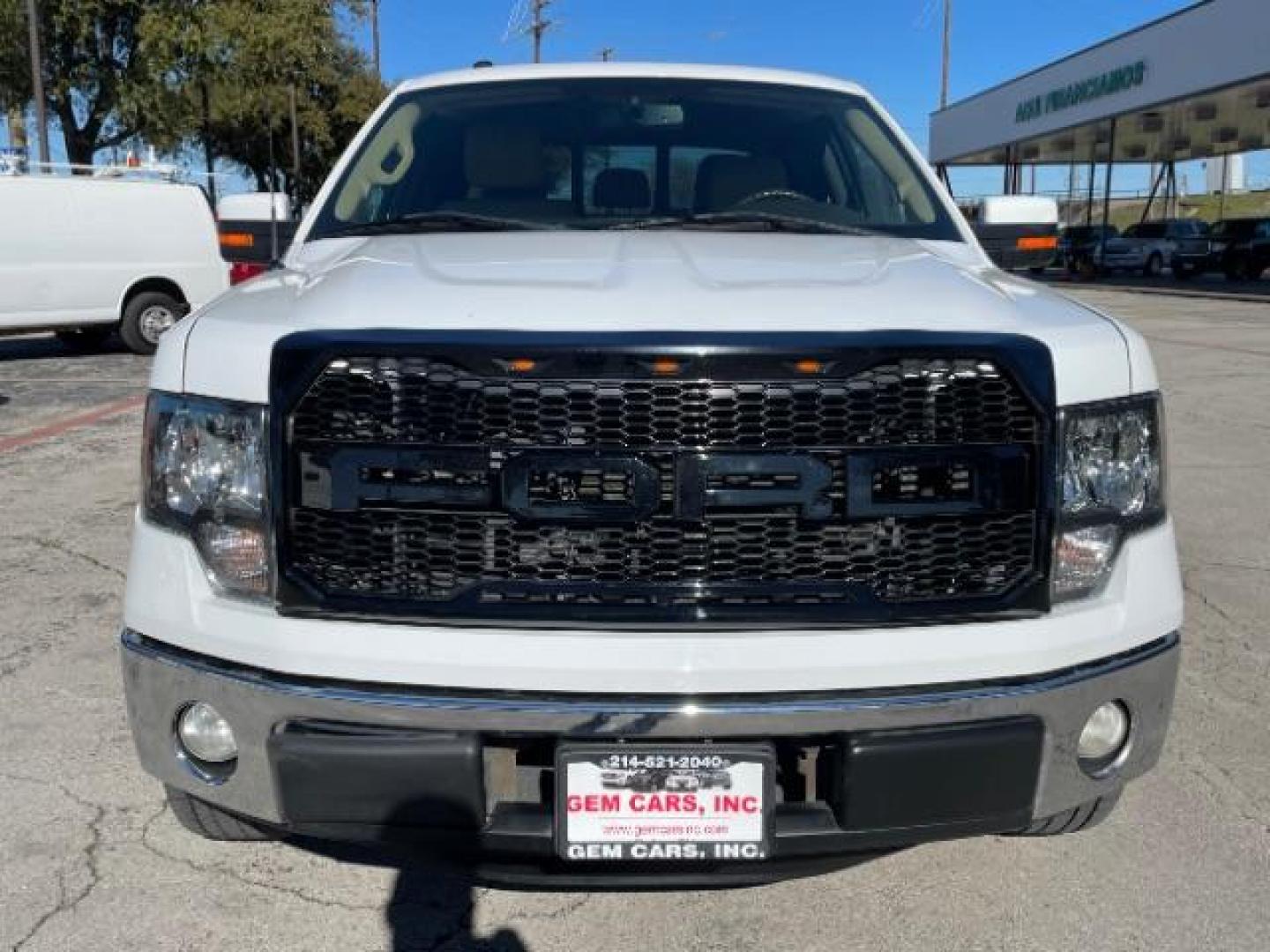 2012 Oxford White Ford F-150 Lariat SuperCrew 5.5 (1FTFW1CF4CF) with an 5.0L V8 engine, 6-Speed Automatic transmission, located at 12182 Garland Rd, Dallas, TX, 75218, (214) 521-2040, 0.000000, 0.000000 - Photo#4