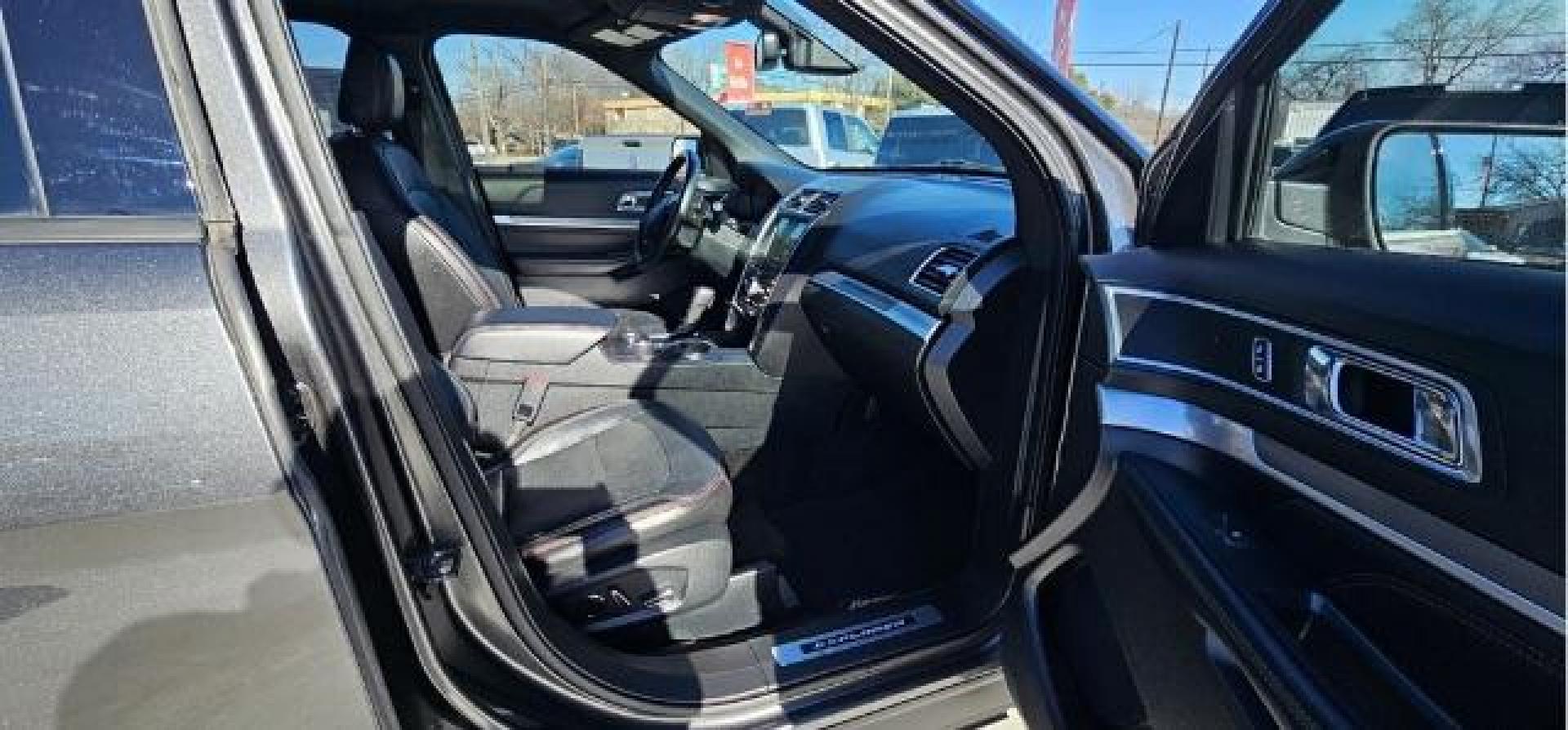 2018 Magnetic Metallic Ford Explorer Sport 4WD (1FM5K8GT1JG) with an 3.5L V6 DOHC 24V engine, 6-Speed Automatic transmission, located at 12182 Garland Rd, Dallas, TX, 75218, (214) 521-2040, 0.000000, 0.000000 - Photo#4