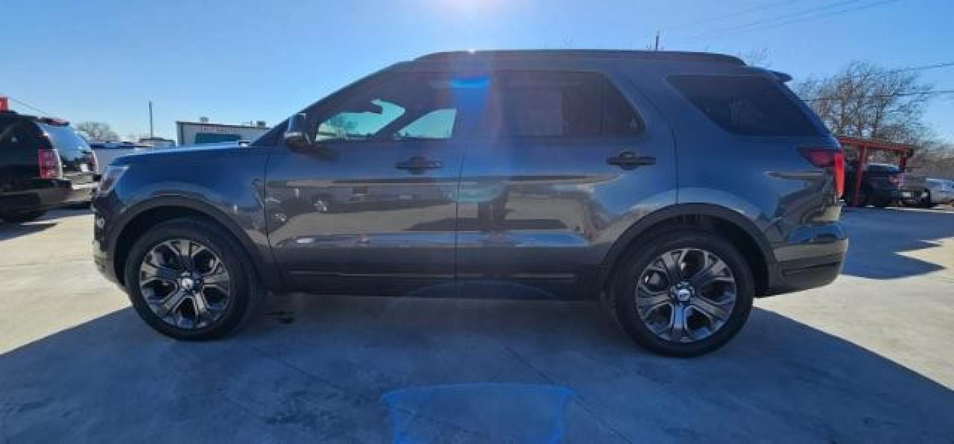 2018 Magnetic Metallic Ford Explorer Sport 4WD (1FM5K8GT1JG) with an 3.5L V6 DOHC 24V engine, 6-Speed Automatic transmission, located at 12182 Garland Rd, Dallas, TX, 75218, (214) 521-2040, 0.000000, 0.000000 - Photo#6