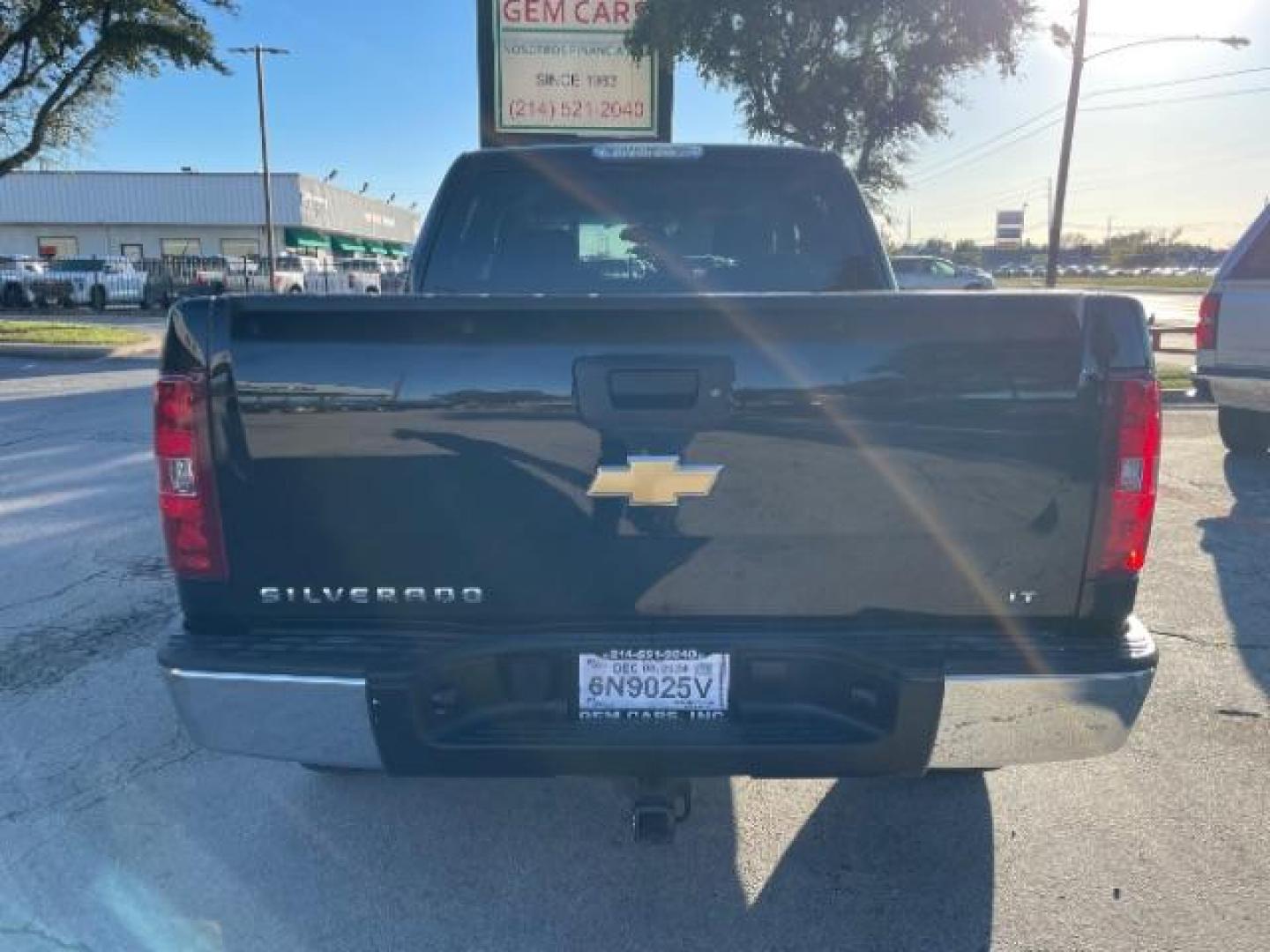 2013 Black Chevrolet Silverado 1500 LT Crew Cab 2WD (3GCPCSE0XDG) with an 5.3L V8 OHV 16V FFV engine, 6-Speed Automatic transmission, located at 12182 Garland Rd, Dallas, TX, 75218, (214) 521-2040, 0.000000, 0.000000 - Photo#5