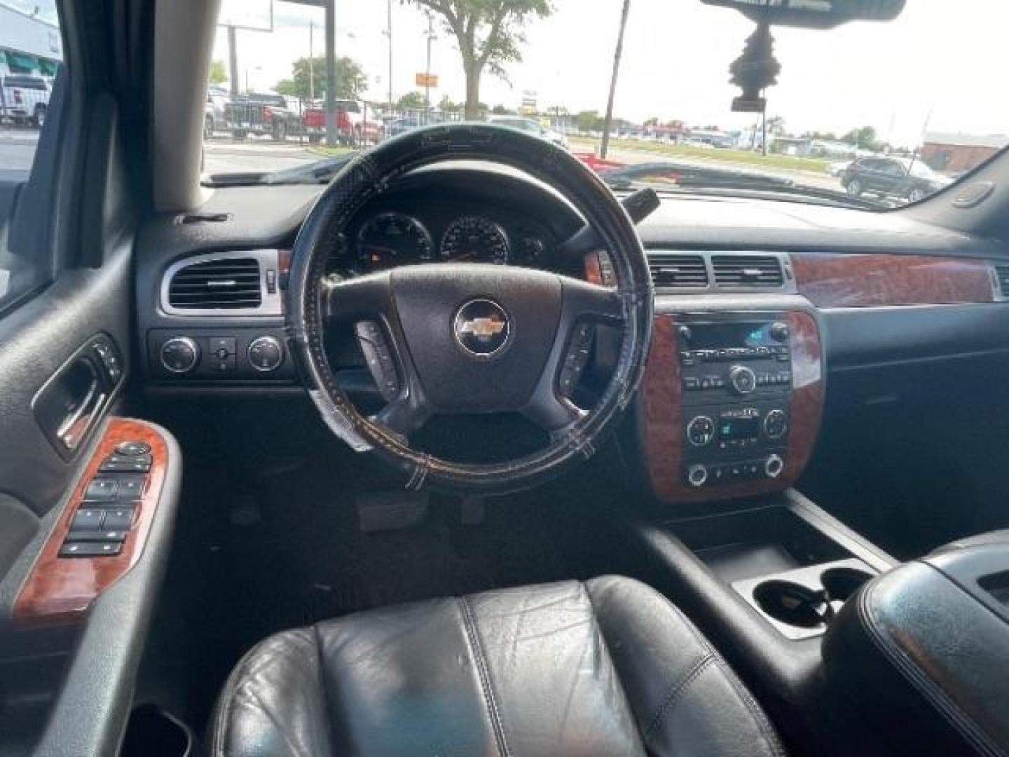 2007 Black Chevrolet Silverado 1500 LTZ Ext. Cab 4WD (1GCEK190X7Z) with an 5.3L V8 OHV 16V FFV engine, 4-Speed Automatic transmission, located at 12182 Garland Rd, Dallas, TX, 75218, (214) 521-2040, 0.000000, 0.000000 - Photo#10