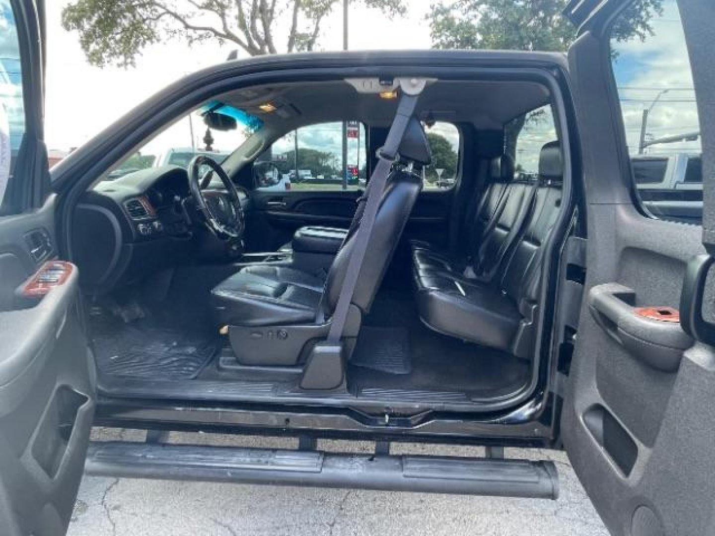 2007 Black Chevrolet Silverado 1500 LTZ Ext. Cab 4WD (1GCEK190X7Z) with an 5.3L V8 OHV 16V FFV engine, 4-Speed Automatic transmission, located at 12182 Garland Rd, Dallas, TX, 75218, (214) 521-2040, 0.000000, 0.000000 - Photo#8