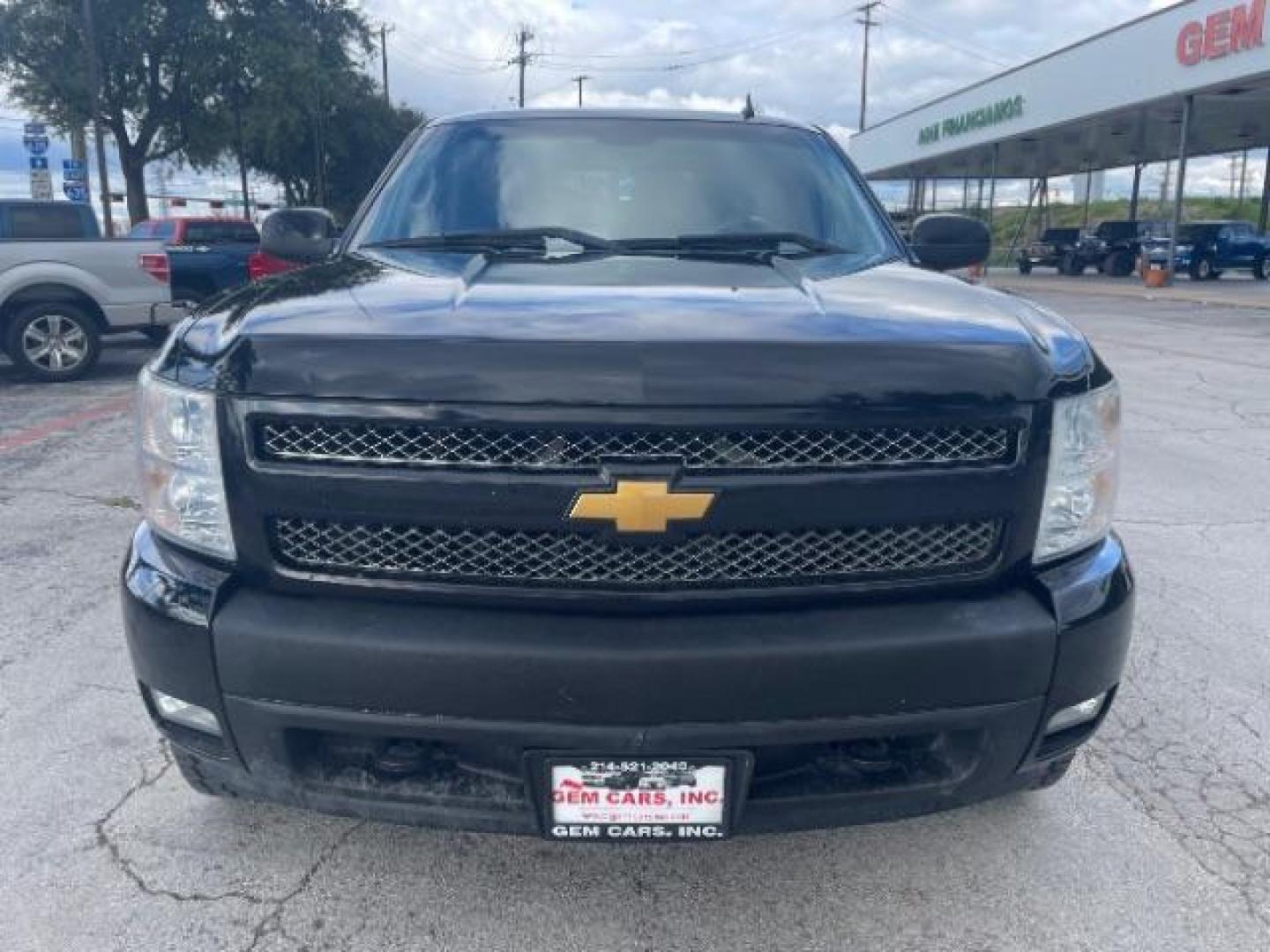 2007 Black Chevrolet Silverado 1500 LTZ Ext. Cab 4WD (1GCEK190X7Z) with an 5.3L V8 OHV 16V FFV engine, 4-Speed Automatic transmission, located at 12182 Garland Rd, Dallas, TX, 75218, (214) 521-2040, 0.000000, 0.000000 - Photo#6