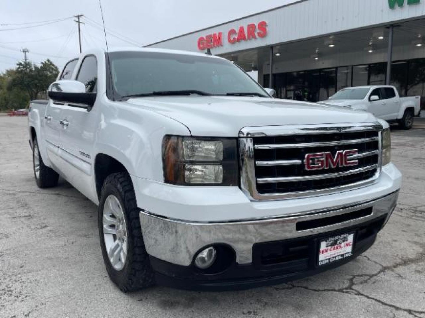 2012 Summit White GMC Sierra 1500 SLE Crew Cab 2WD (3GTP1VE06CG) with an 5.3L V8 OHV 16V FFV engine, 6-Speed Automatic transmission, located at 12182 Garland Rd, Dallas, TX, 75218, (214) 521-2040, 0.000000, 0.000000 - Photo#0