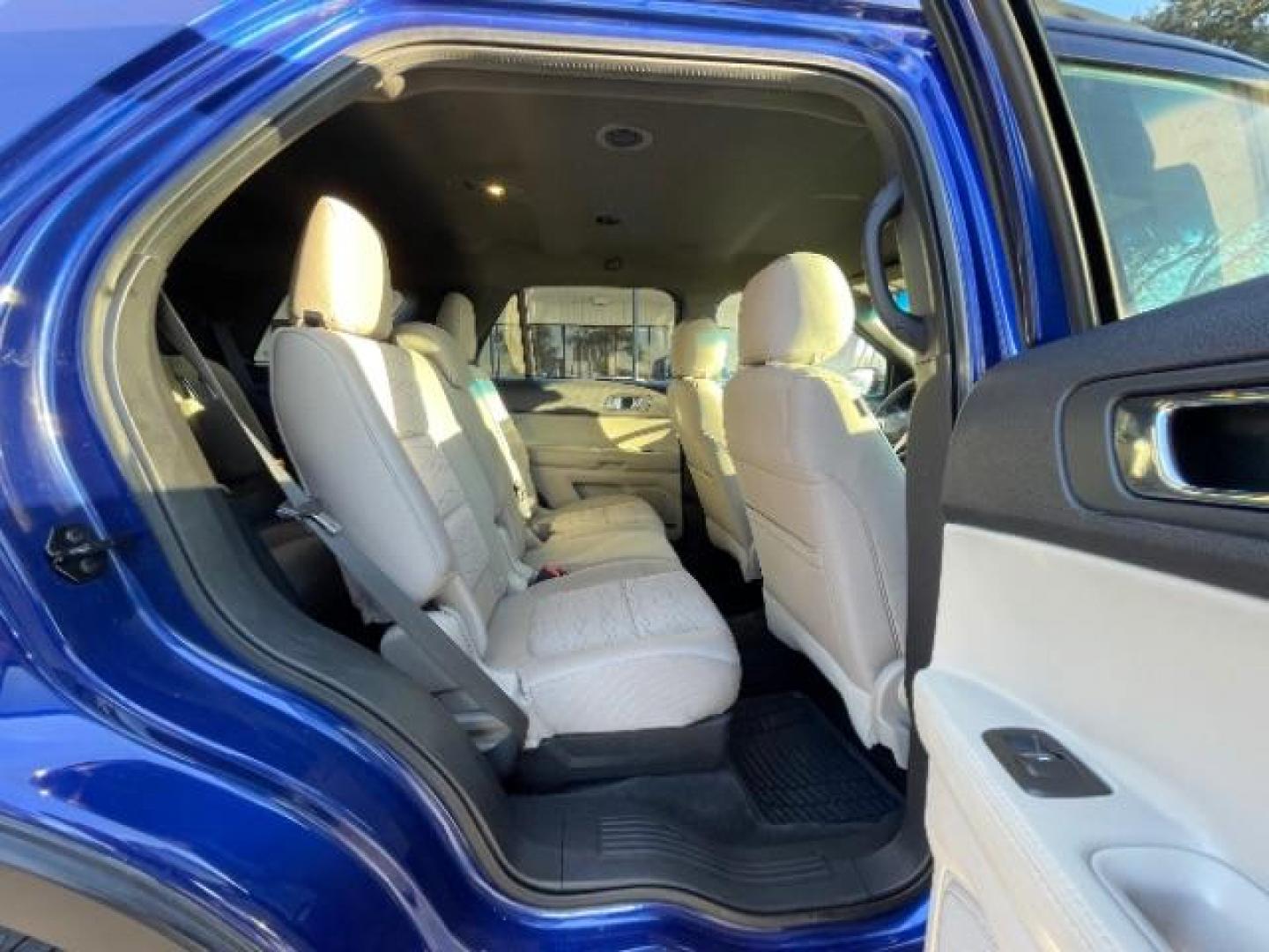 2015 Deep Impact Blue Met Ford Explorer Base 4WD (1FM5K8B82FG) with an 3.5L V6 DOHC 24V engine, 6-Speed Automatic transmission, located at 12182 Garland Rd, Dallas, TX, 75218, (214) 521-2040, 0.000000, 0.000000 - Photo#11