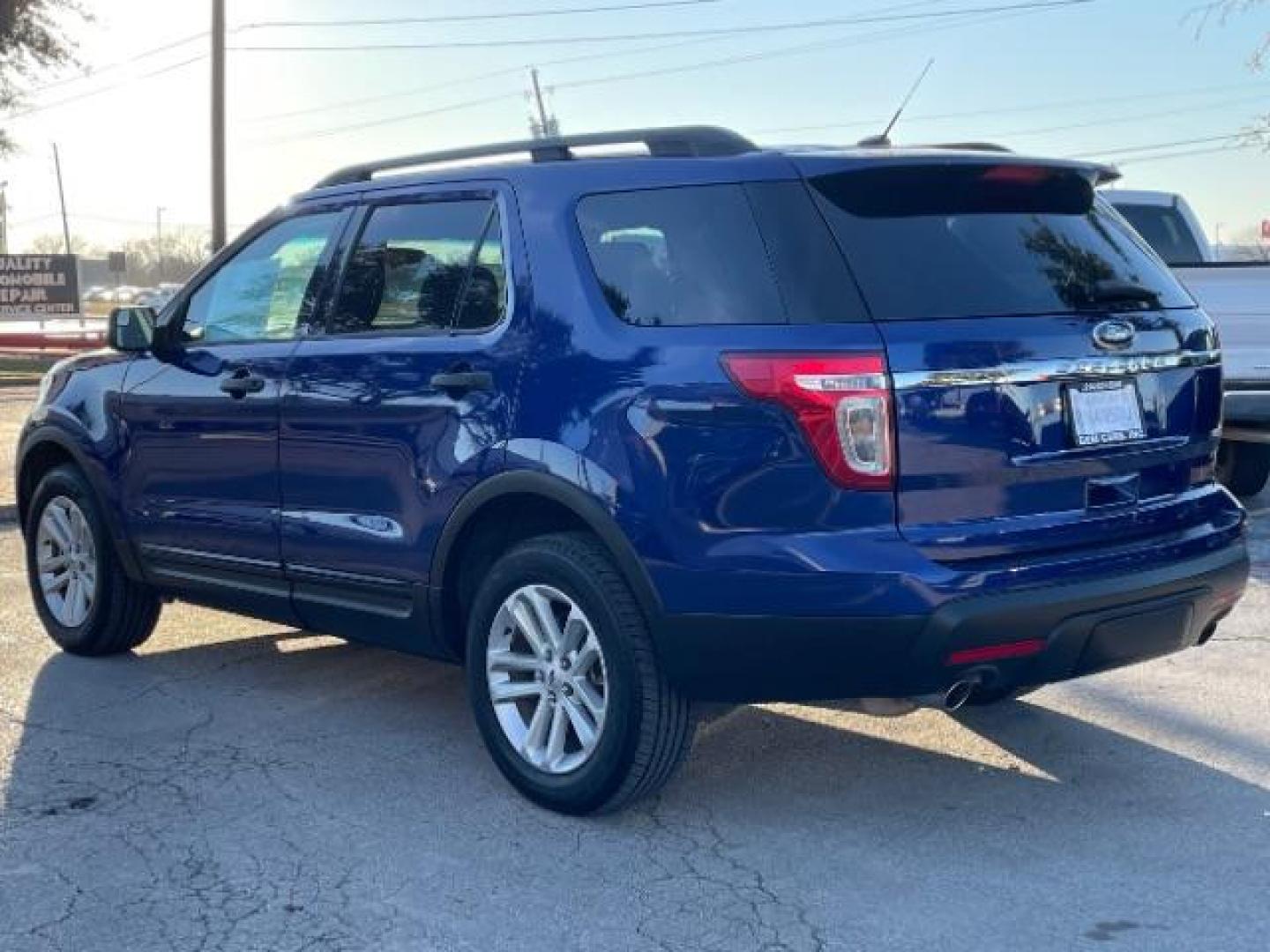 2015 Deep Impact Blue Met Ford Explorer Base 4WD (1FM5K8B82FG) with an 3.5L V6 DOHC 24V engine, 6-Speed Automatic transmission, located at 12182 Garland Rd, Dallas, TX, 75218, (214) 521-2040, 0.000000, 0.000000 - Photo#2