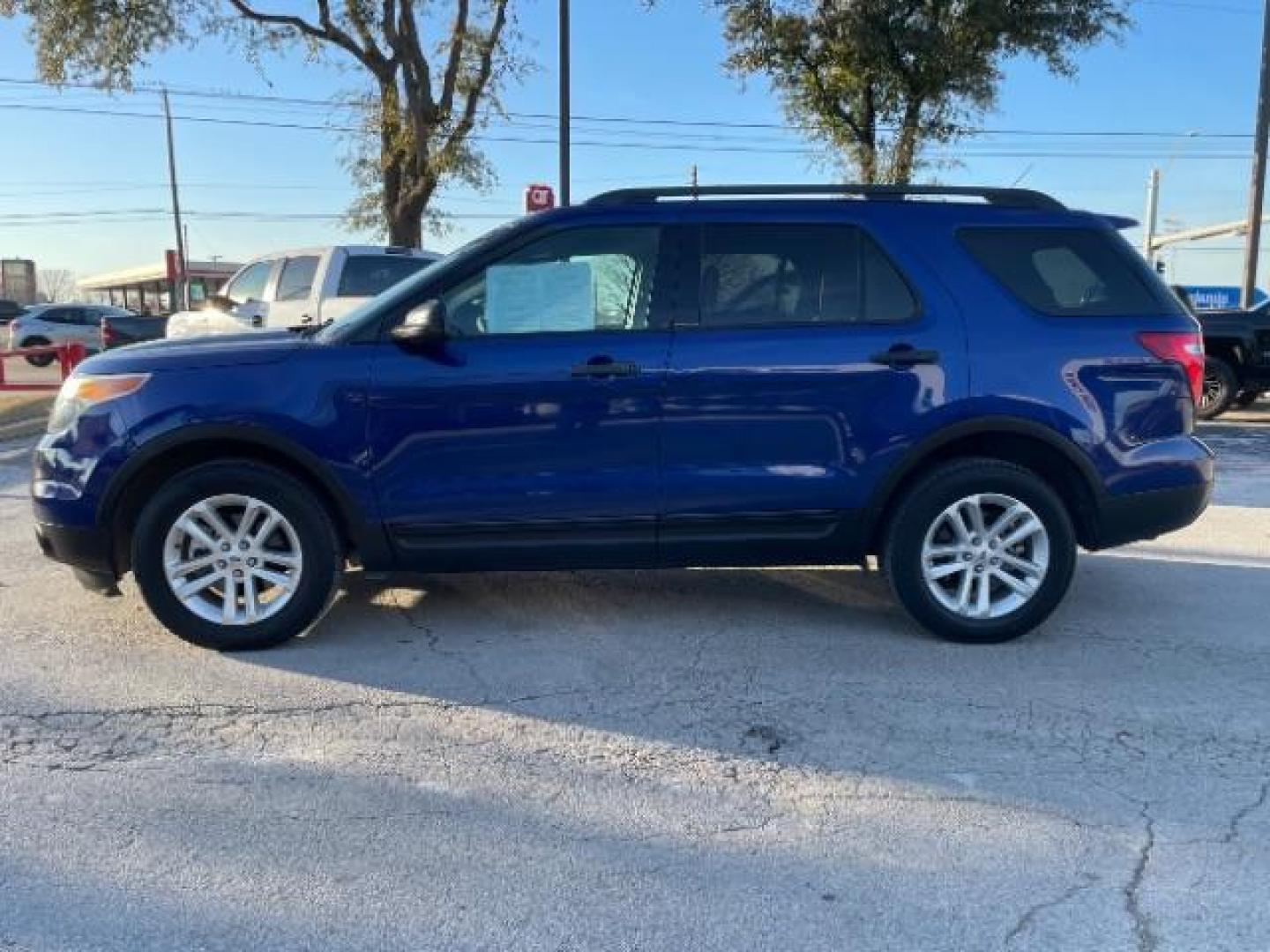 2015 Deep Impact Blue Met Ford Explorer Base 4WD (1FM5K8B82FG) with an 3.5L V6 DOHC 24V engine, 6-Speed Automatic transmission, located at 12182 Garland Rd, Dallas, TX, 75218, (214) 521-2040, 0.000000, 0.000000 - Photo#3