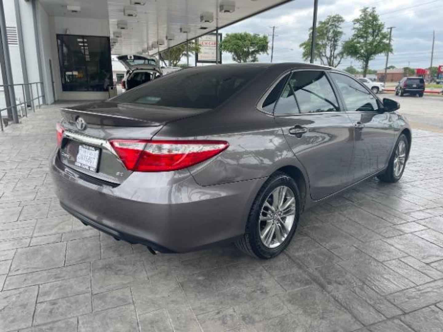 2017 Cosmic Gray Mica Toyota Camry SE (4T1BF1FK8HU) with an 2.5L L4 DOHC 16V engine, 6-Speed Automatic transmission, located at 12182 Garland Rd, Dallas, TX, 75218, (214) 521-2040, 0.000000, 0.000000 - Photo#4