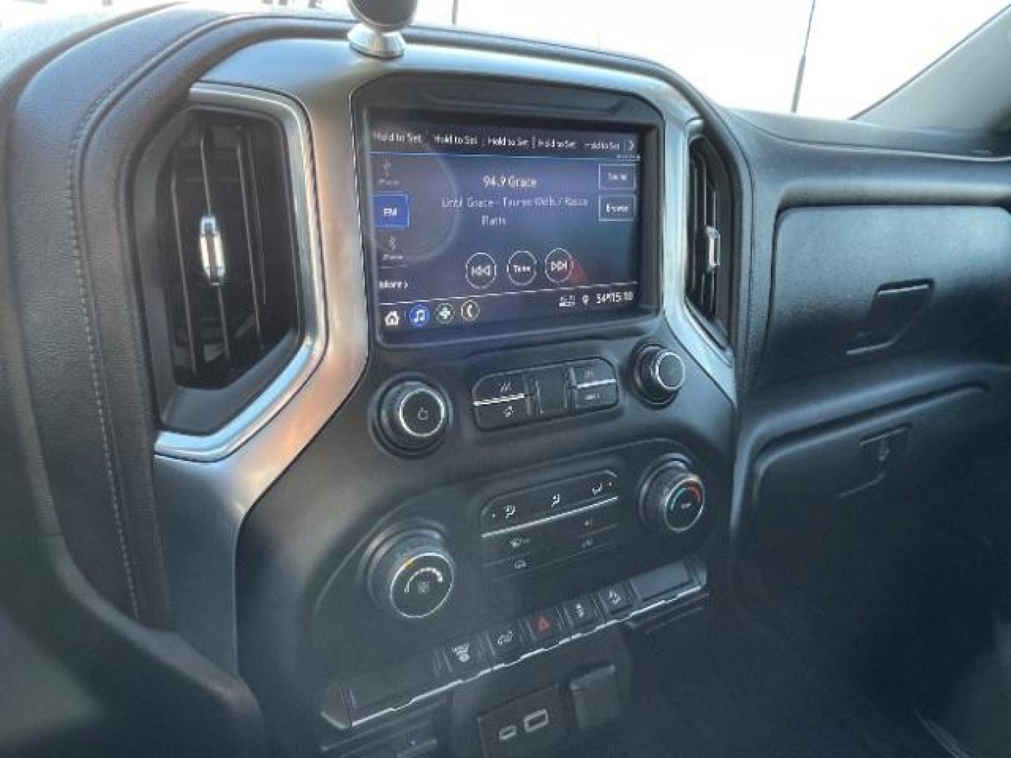 2021 White /Jet Black, cloth Chevrolet Silverado 2500HD LT Crew Cab Short Bo (1GC1YNEY9MF) with an 6.6L V8 OHV 16V DIES engine, 6-Speed Automatic transmission, located at 12182 Garland Rd, Dallas, TX, 75218, (214) 521-2040, 0.000000, 0.000000 - Photo#15