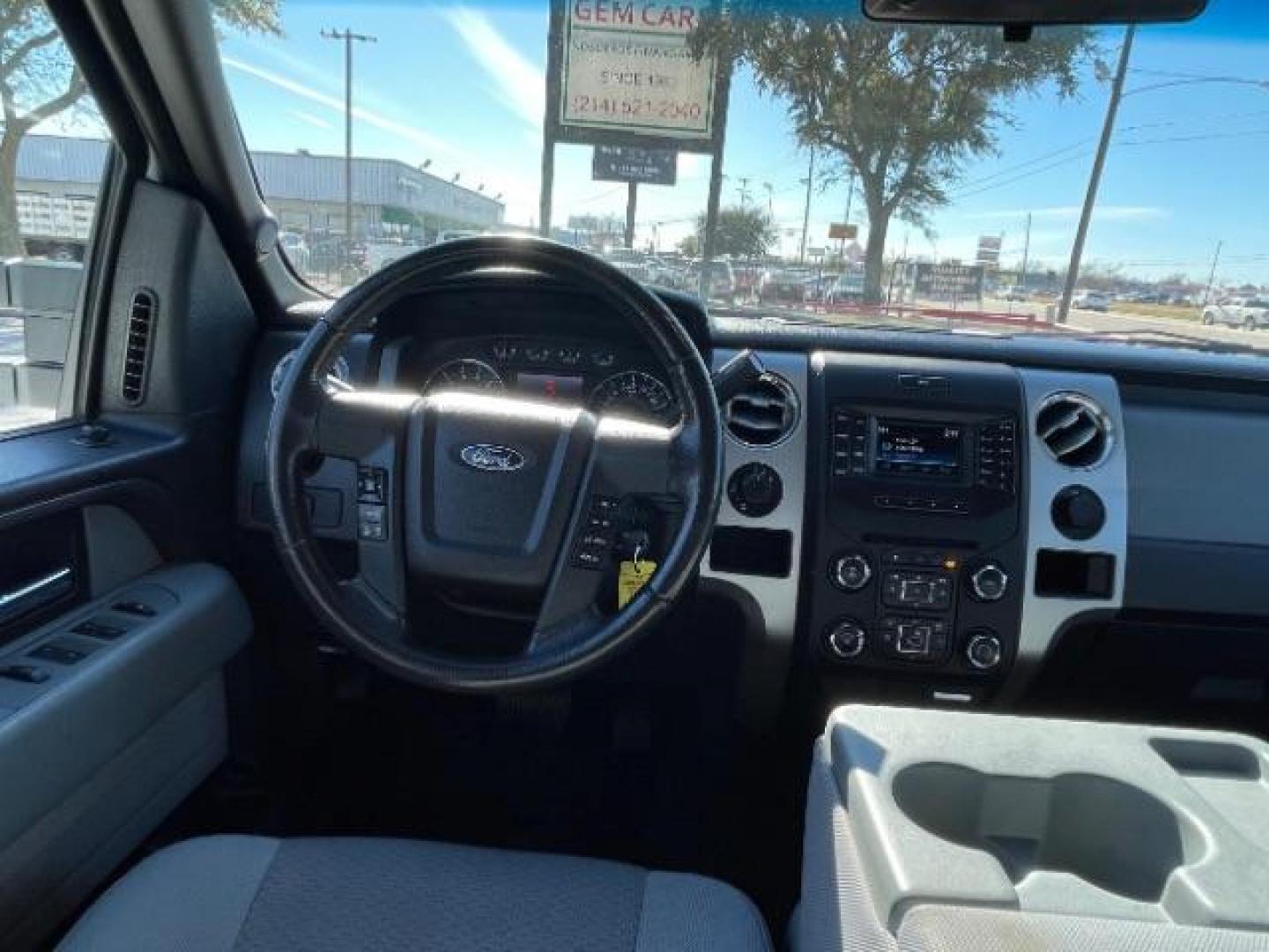 2014 Oxford White Ford F-150 XLT SuperCrew 5.5-ft (1FTFW1EF6EK) with an 5.0L V8 engine, 6-Speed Automatic transmission, located at 12182 Garland Rd, Dallas, TX, 75218, (214) 521-2040, 0.000000, 0.000000 - Photo#11