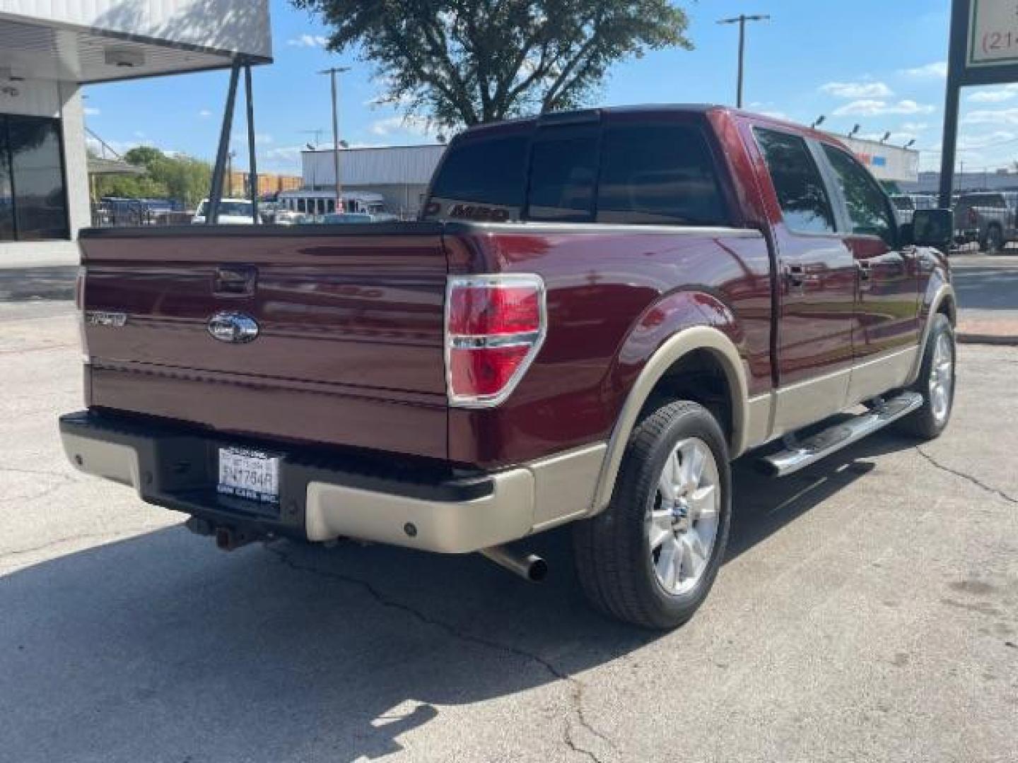 2009 Royal Red Metallic Ford F-150 Lariat SuperCrew 5.5-ft. Bed 2WD (1FTPW12V09F) with an 5.4L V8 SOHC 24V FFV engine, located at 12182 Garland Rd, Dallas, TX, 75218, (214) 521-2040, 0.000000, 0.000000 - Photo#4