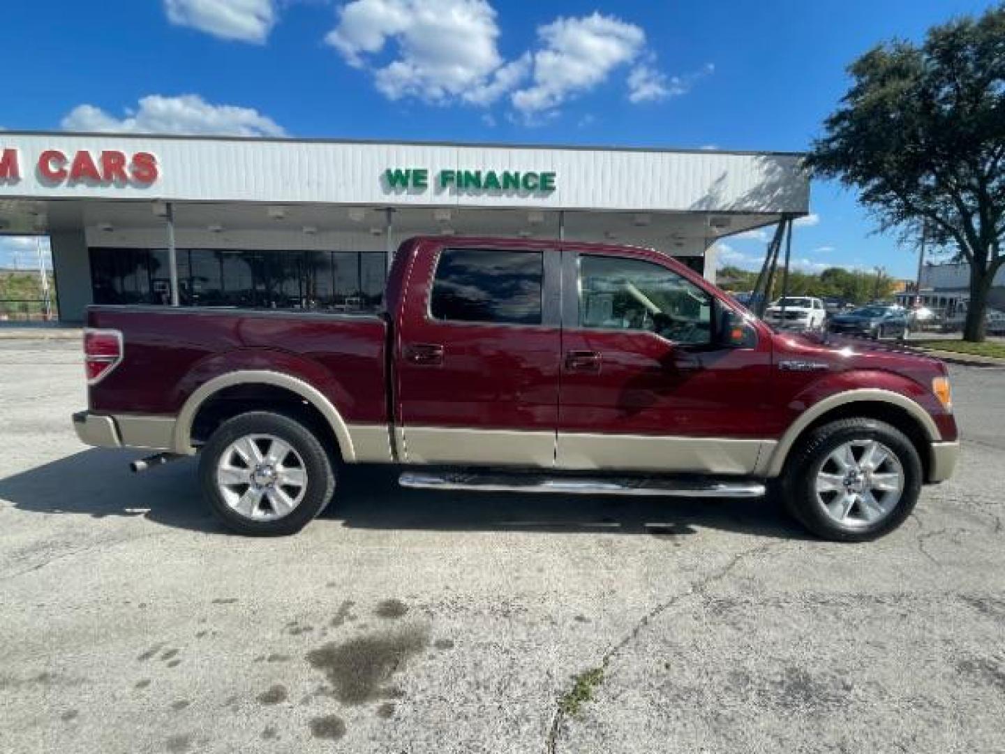 2009 Royal Red Metallic Ford F-150 Lariat SuperCrew 5.5-ft. Bed 2WD (1FTPW12V09F) with an 5.4L V8 SOHC 24V FFV engine, located at 12182 Garland Rd, Dallas, TX, 75218, (214) 521-2040, 0.000000, 0.000000 - Photo#8