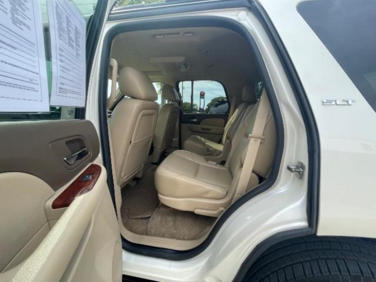 2013 Summit White GMC Yukon SLT 2WD (1GKS1CE0XDR) with an 5.3L V8 OHV 16V FFV engine, 6-Speed Automatic transmission, located at 12182 Garland Rd, Dallas, TX, 75218, (214) 521-2040, 0.000000, 0.000000 - Photo#14