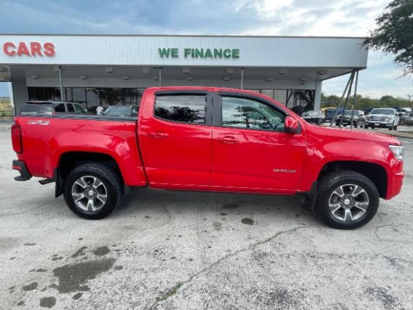 2015 Red Rock Metallic Chevrolet Colorado Z71 Crew Cab 4WD Short Box (1GCGTCE34F1) with an 3.6L V6 DOHC 24V GAS engine, 6-Speed Automatic transmission, located at 12182 Garland Rd, Dallas, TX, 75218, (214) 521-2040, 0.000000, 0.000000 - Photo#9