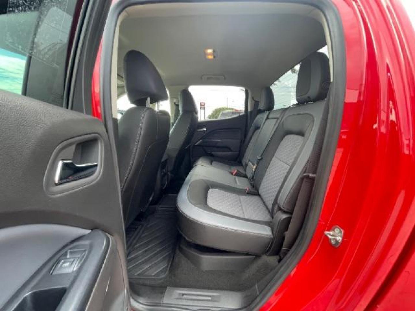 2015 Red Rock Metallic Chevrolet Colorado Z71 Crew Cab 4WD Short Box (1GCGTCE34F1) with an 3.6L V6 DOHC 24V GAS engine, 6-Speed Automatic transmission, located at 12182 Garland Rd, Dallas, TX, 75218, (214) 521-2040, 0.000000, 0.000000 - Photo#10