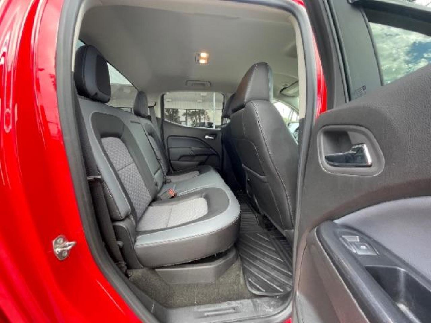 2015 Red Rock Metallic Chevrolet Colorado Z71 Crew Cab 4WD Short Box (1GCGTCE34F1) with an 3.6L V6 DOHC 24V GAS engine, 6-Speed Automatic transmission, located at 12182 Garland Rd, Dallas, TX, 75218, (214) 521-2040, 0.000000, 0.000000 - Photo#7