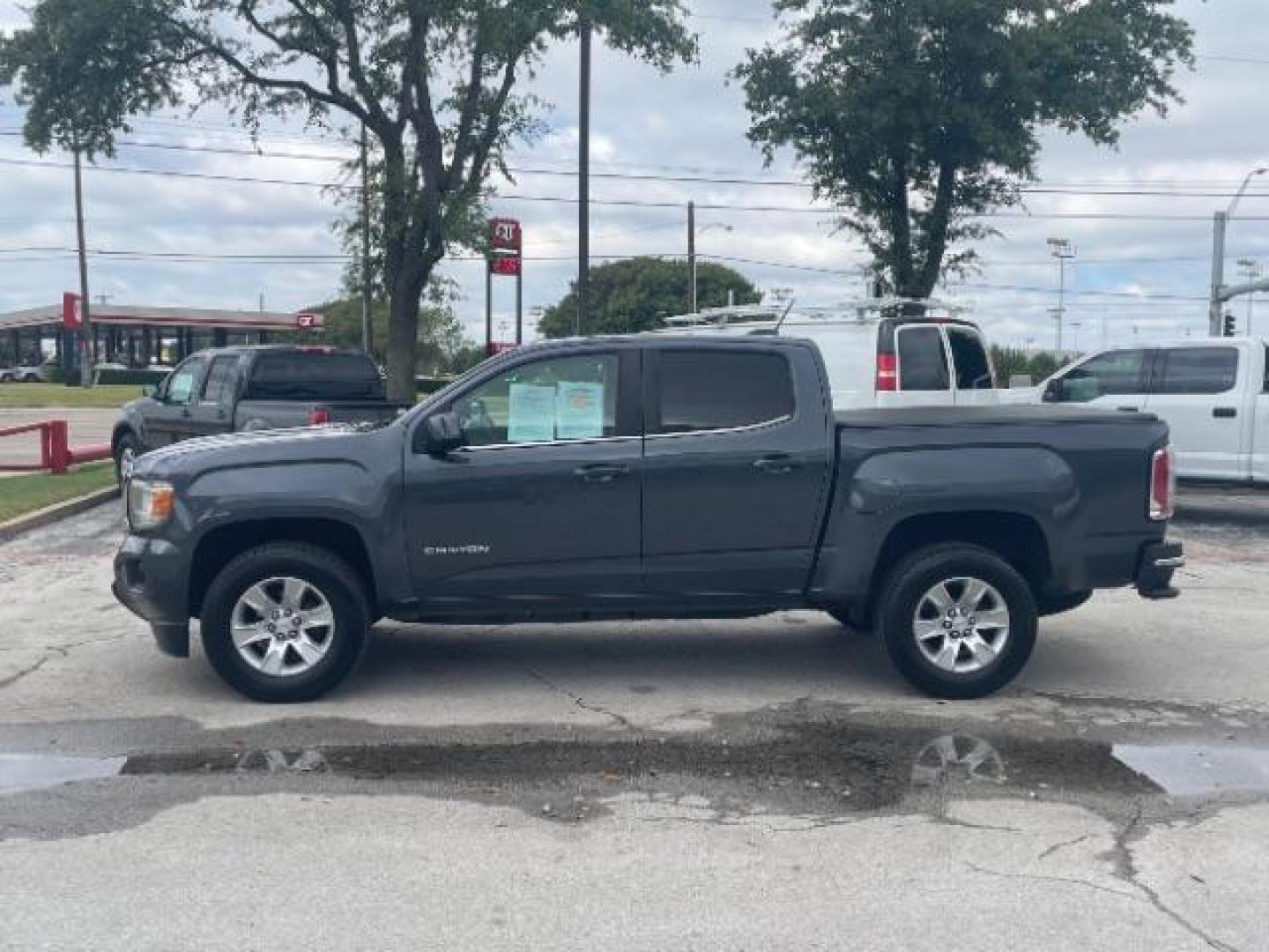 2017 GRAY GMC Canyon SLE Crew Cab 2WD (1GTG5CEN8H1) with an 3.6L V6 DOHC 24V engine, 6-Speed Automatic transmission, located at 12182 Garland Rd, Dallas, TX, 75218, (214) 521-2040, 0.000000, 0.000000 - Photo#3