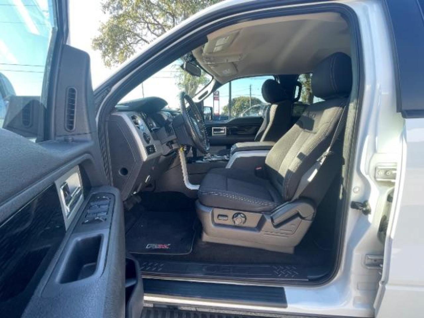 2010 White Ford F-150 XLT SuperCrew 5.5-ft. Bed 2WD (1FTEW1C83AK) with an 4.6L V8 SOHC 24V engine, located at 12182 Garland Rd, Dallas, TX, 75218, (214) 521-2040, 0.000000, 0.000000 - Photo#10