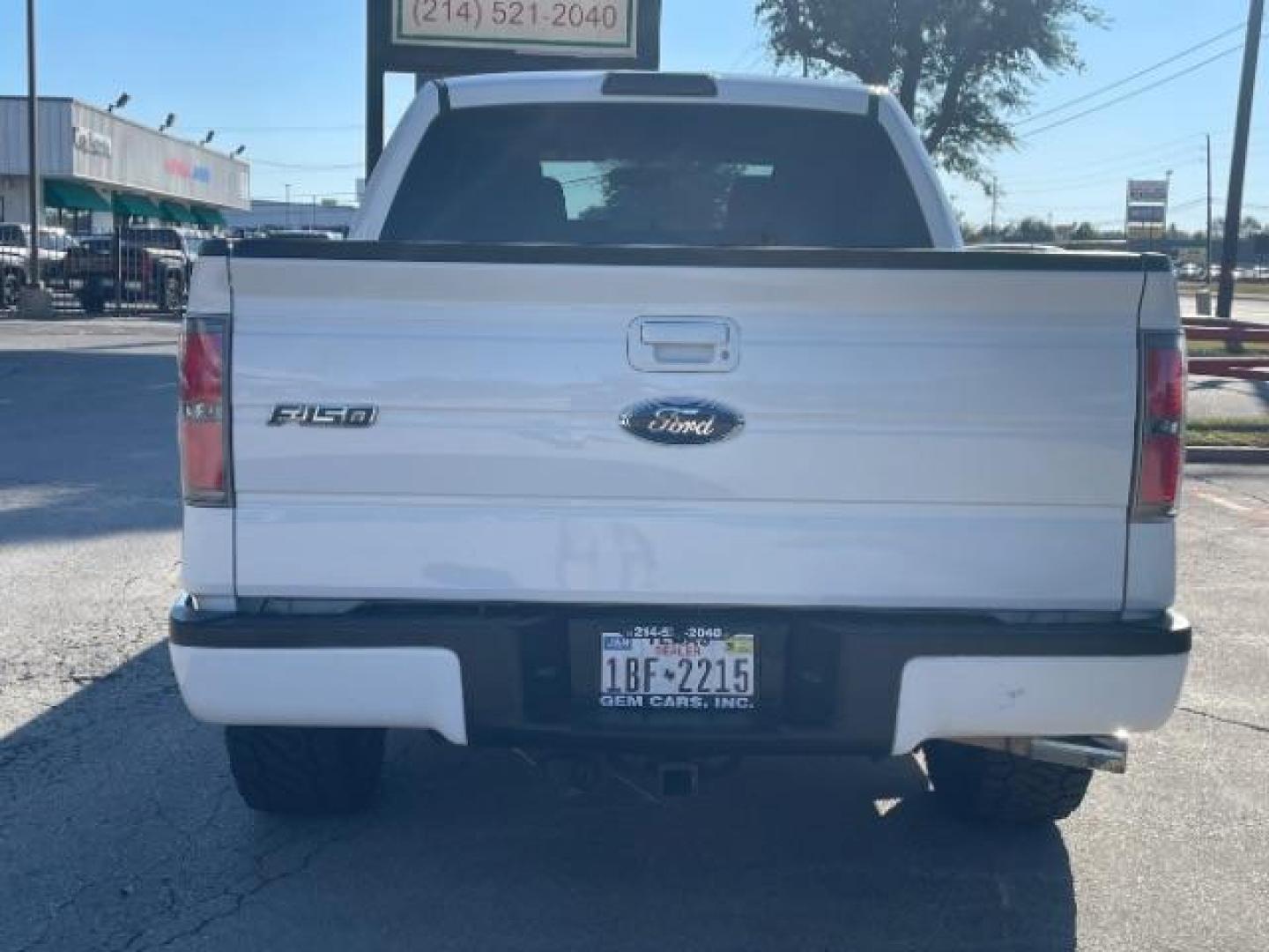 2010 White Ford F-150 XLT SuperCrew 5.5-ft. Bed 2WD (1FTEW1C83AK) with an 4.6L V8 SOHC 24V engine, located at 12182 Garland Rd, Dallas, TX, 75218, (214) 521-2040, 0.000000, 0.000000 - Photo#5