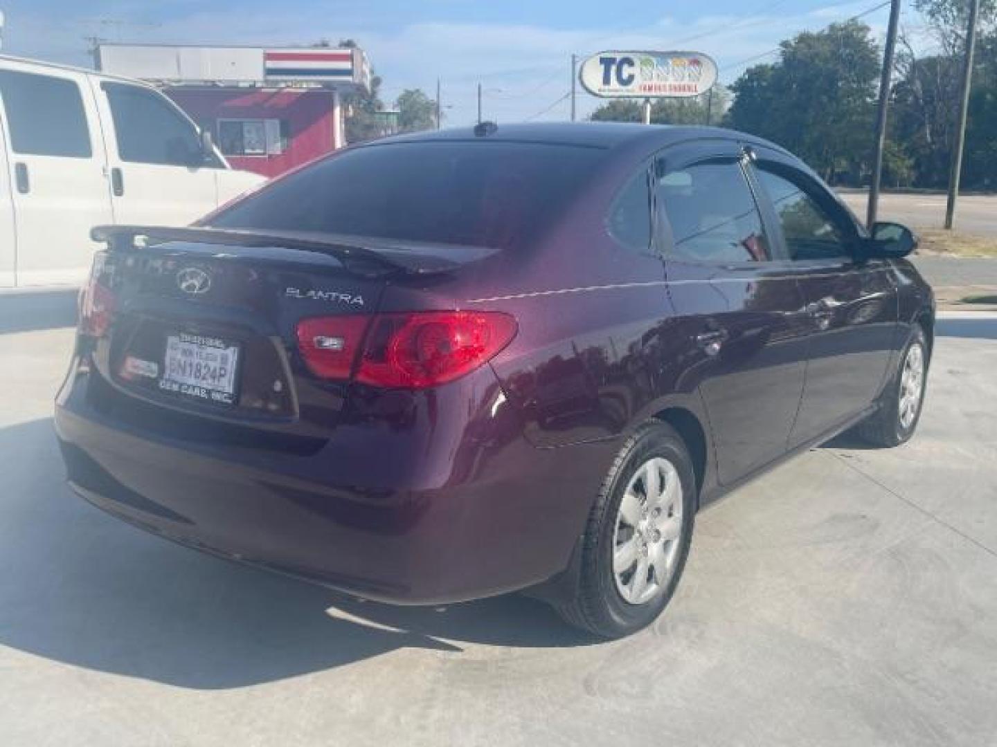 2008 Carbon Gray Hyundai Elantra SE (KMHDU46D08U) with an 2.0L L4 DOHC 16V engine, located at 12182 Garland Rd, Dallas, TX, 75218, (214) 521-2040, 0.000000, 0.000000 - Photo#12