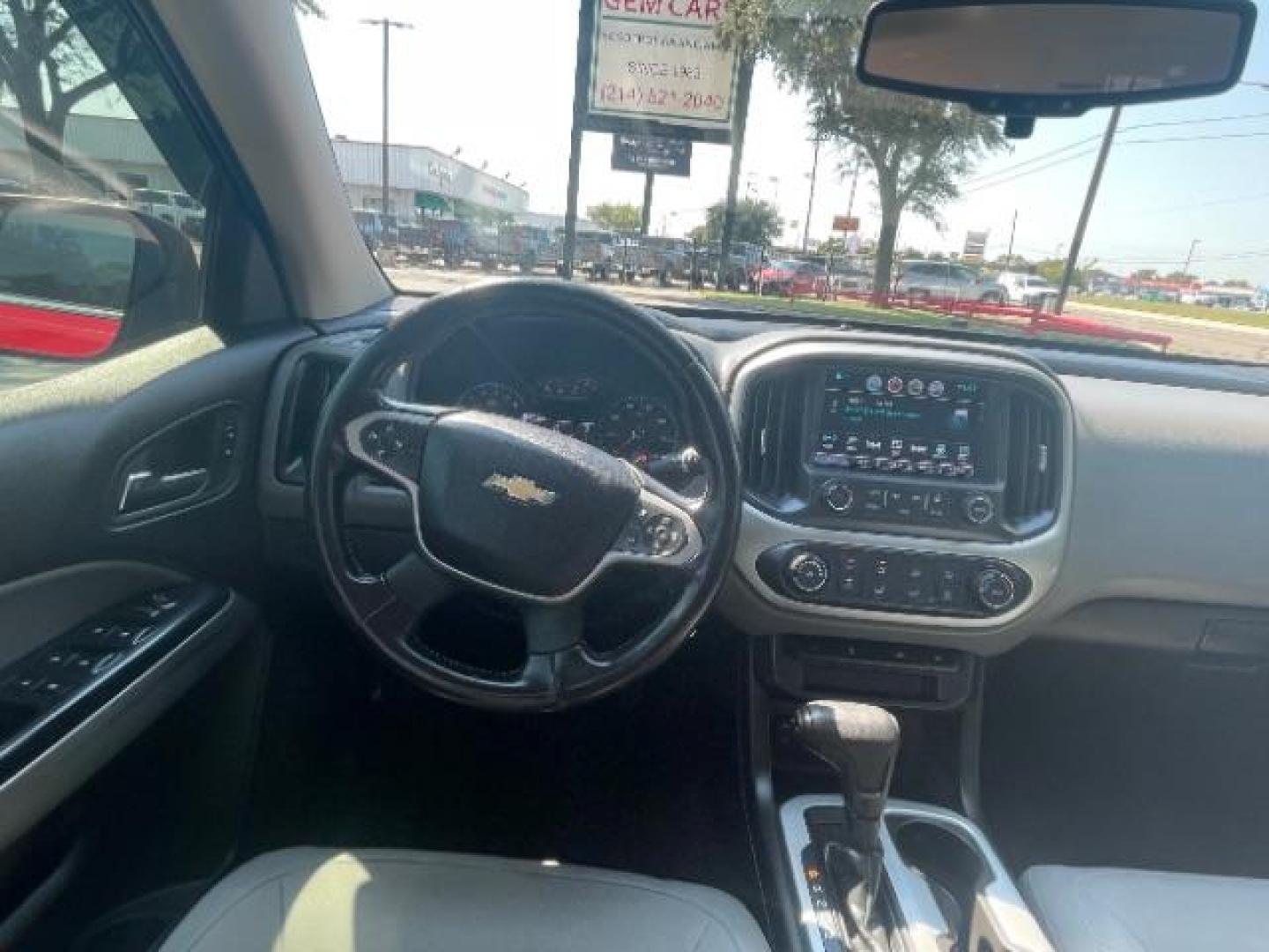 2016 Red Hot Chevrolet Colorado LT Crew Cab 2WD Long Box (1GCGSCE3XG1) with an 3.6L V6 DOHC 24V GAS engine, 6-Speed Automatic transmission, located at 12182 Garland Rd, Dallas, TX, 75218, (214) 521-2040, 0.000000, 0.000000 - Photo#11