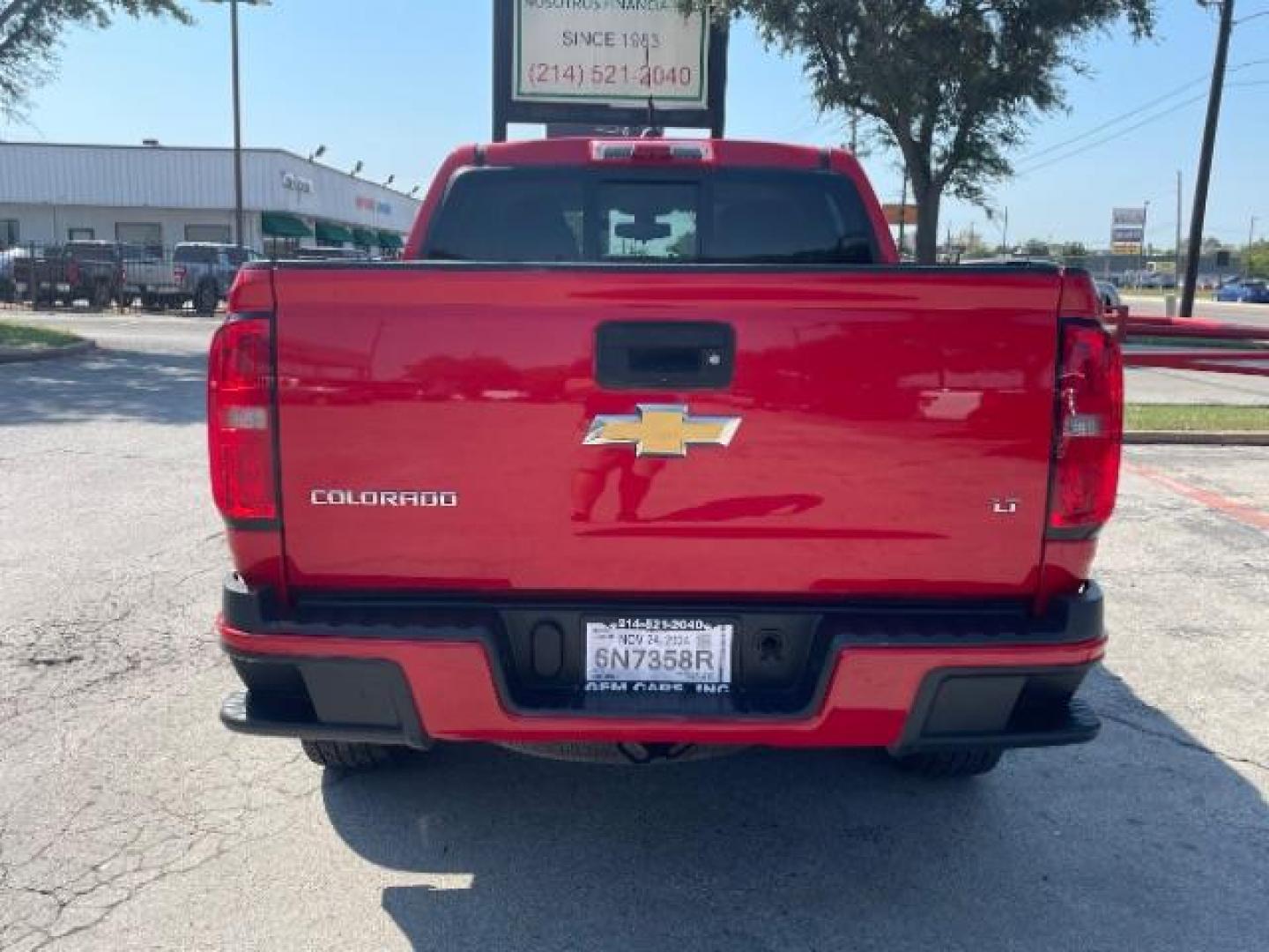 2016 Red Hot Chevrolet Colorado LT Crew Cab 2WD Long Box (1GCGSCE3XG1) with an 3.6L V6 DOHC 24V GAS engine, 6-Speed Automatic transmission, located at 12182 Garland Rd, Dallas, TX, 75218, (214) 521-2040, 0.000000, 0.000000 - Photo#5