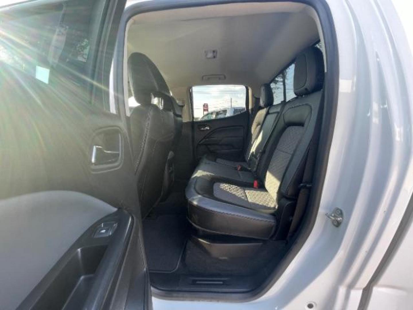 2017 Summit White Chevrolet Colorado Z71 Crew Cab 2WD Short Box (1GCGSDEN6H1) with an 3.6L V6 DOHC 24V GAS engine, 6-Speed Automatic transmission, located at 12182 Garland Rd, Dallas, TX, 75218, (214) 521-2040, 0.000000, 0.000000 - Photo#13