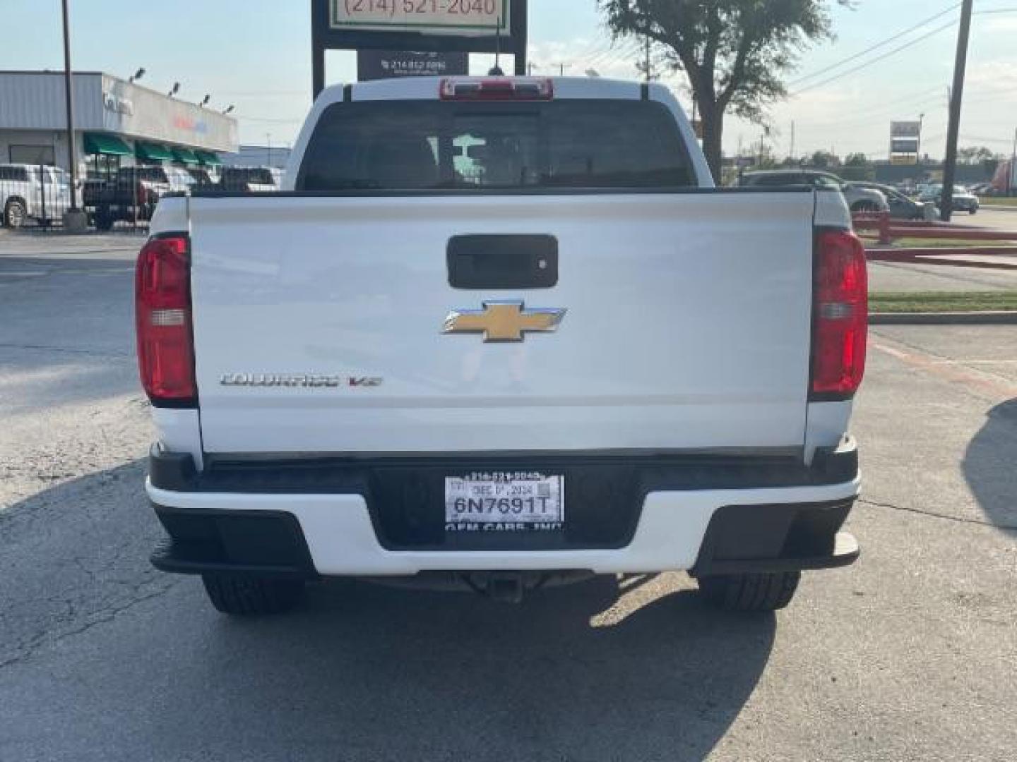 2017 Summit White Chevrolet Colorado Z71 Crew Cab 2WD Short Box (1GCGSDEN6H1) with an 3.6L V6 DOHC 24V GAS engine, 6-Speed Automatic transmission, located at 12182 Garland Rd, Dallas, TX, 75218, (214) 521-2040, 0.000000, 0.000000 - Photo#7