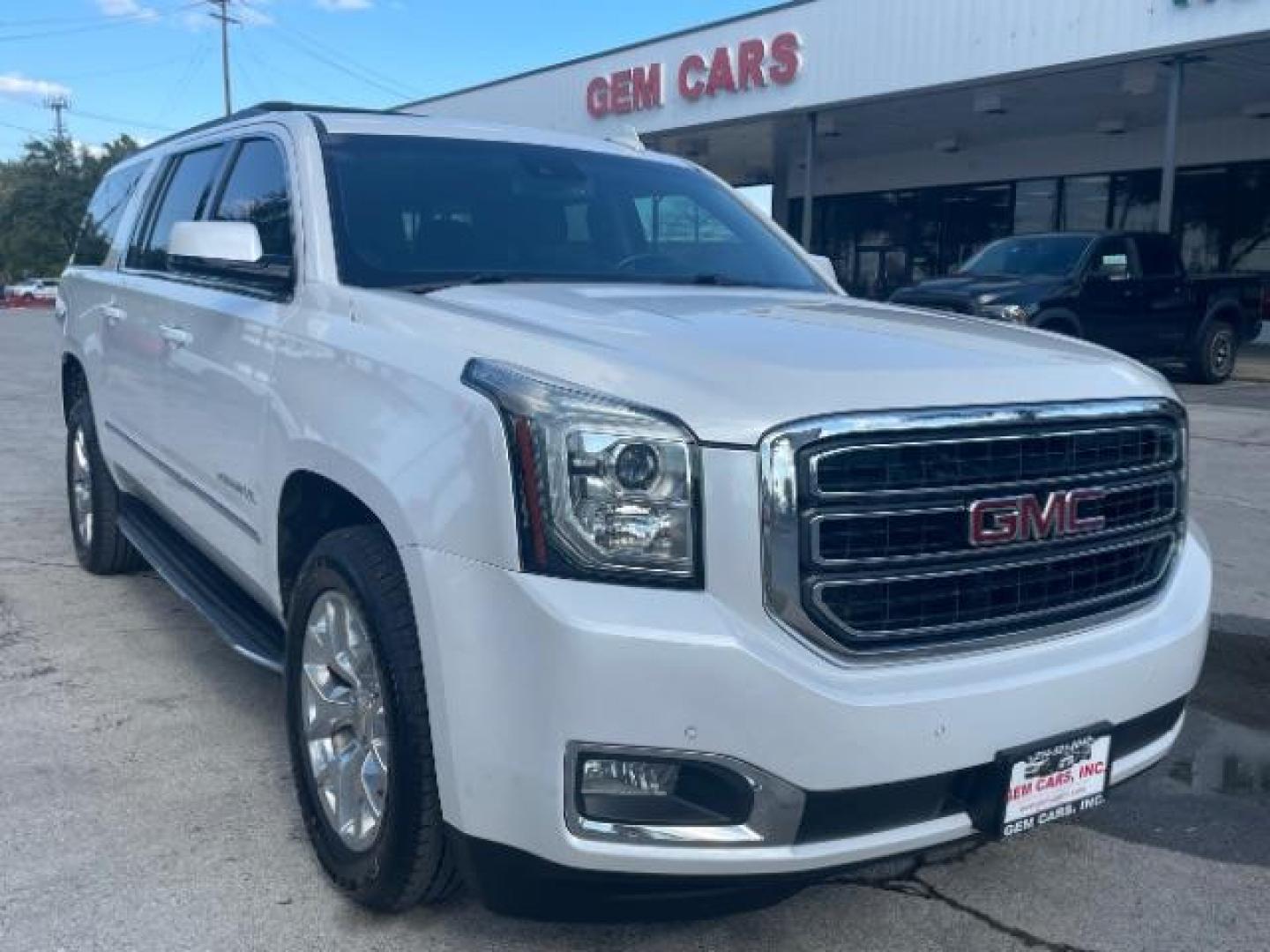 2017 Summit White GMC Yukon XL SLT 2WD (1GKS1GKC7HR) with an 5.3L V8 OHV 16V engine, 6-Speed Automatic transmission, located at 12182 Garland Rd, Dallas, TX, 75218, (214) 521-2040, 0.000000, 0.000000 - Photo#0