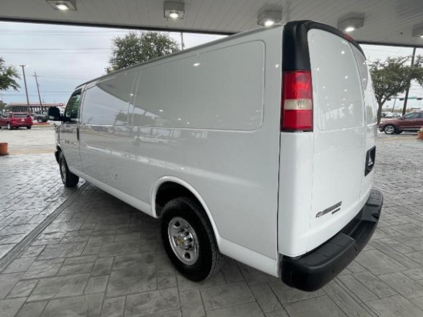 2014 Summit White /Medium Pewter Chevrolet Express 3500 Cargo Extended (1GCZGUCG5E1) with an 6.0L V8 OHV 16V FFV engine, 6-Speed Automatic transmission, located at 12182 Garland Rd, Dallas, TX, 75218, (214) 521-2040, 0.000000, 0.000000 - Photo#4