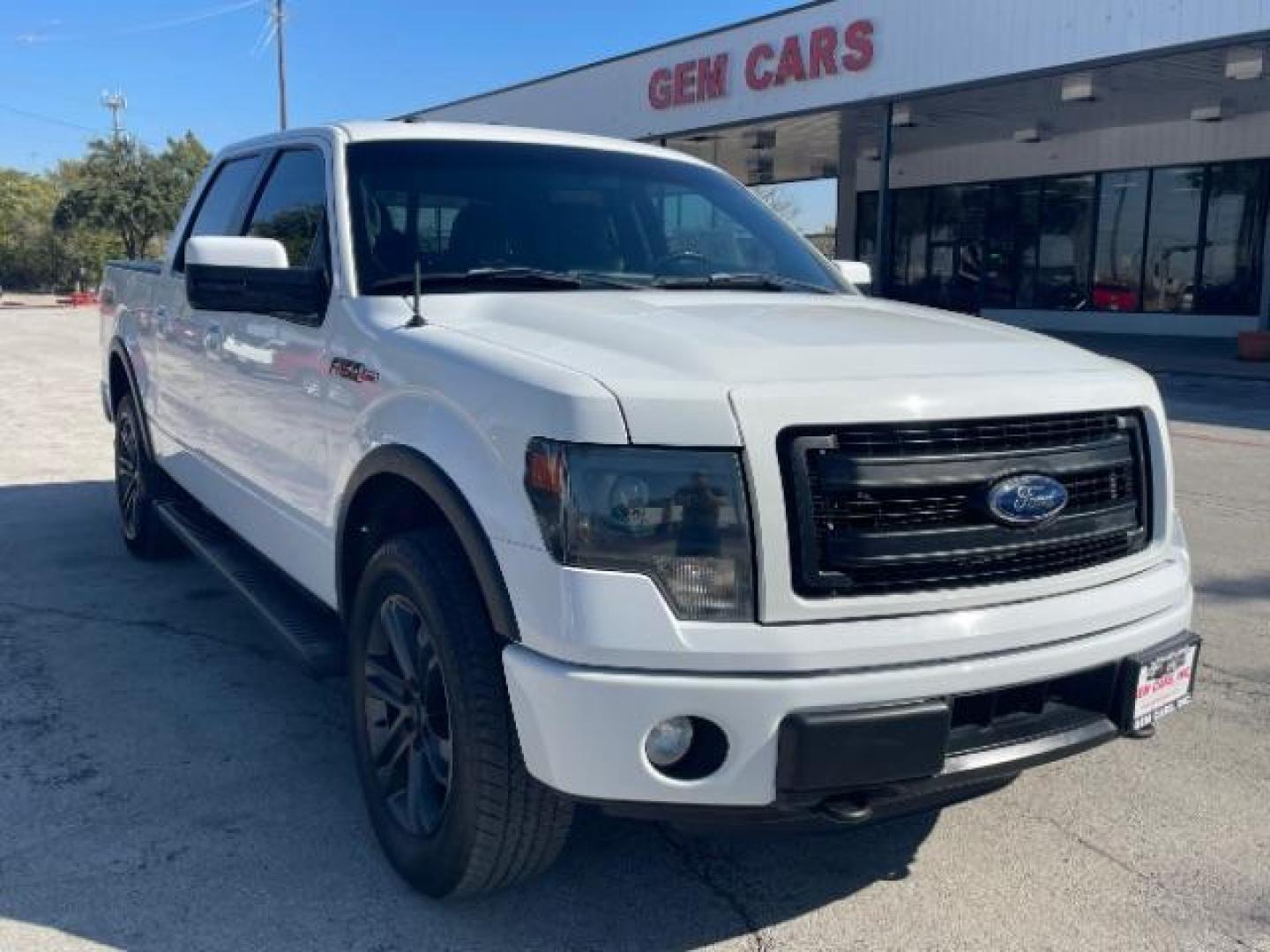 2013 Oxford White /Black Leather Trim Buckets Ford F-150 FX4 SuperCrew 5.5-ft. Bed 4WD (1FTFW1ET4DK) with an 3.5L V6 TURBO engine, 6-Speed Automatic transmission, located at 12182 Garland Rd, Dallas, TX, 75218, (214) 521-2040, 0.000000, 0.000000 - Photo#0