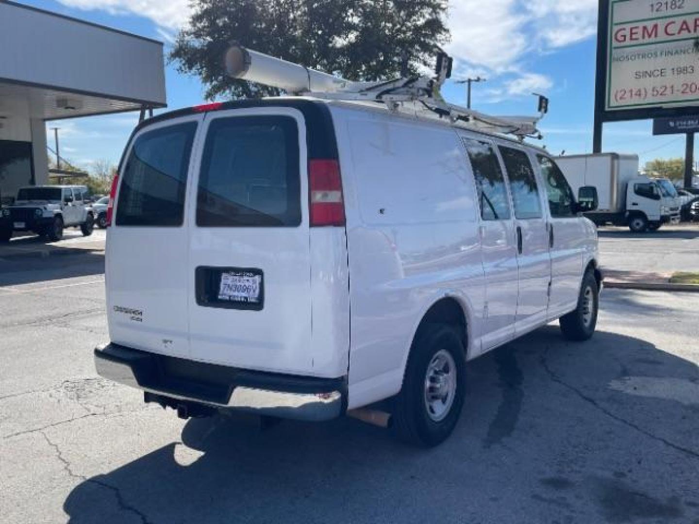 2014 White /Neutral Chevrolet Express 2500 Cargo (1GCWGFCA4E1) with an 4.8L V8 OHV 16V engine, 6-Speed Automatic transmission, located at 12182 Garland Rd, Dallas, TX, 75218, (214) 521-2040, 0.000000, 0.000000 - Photo#4