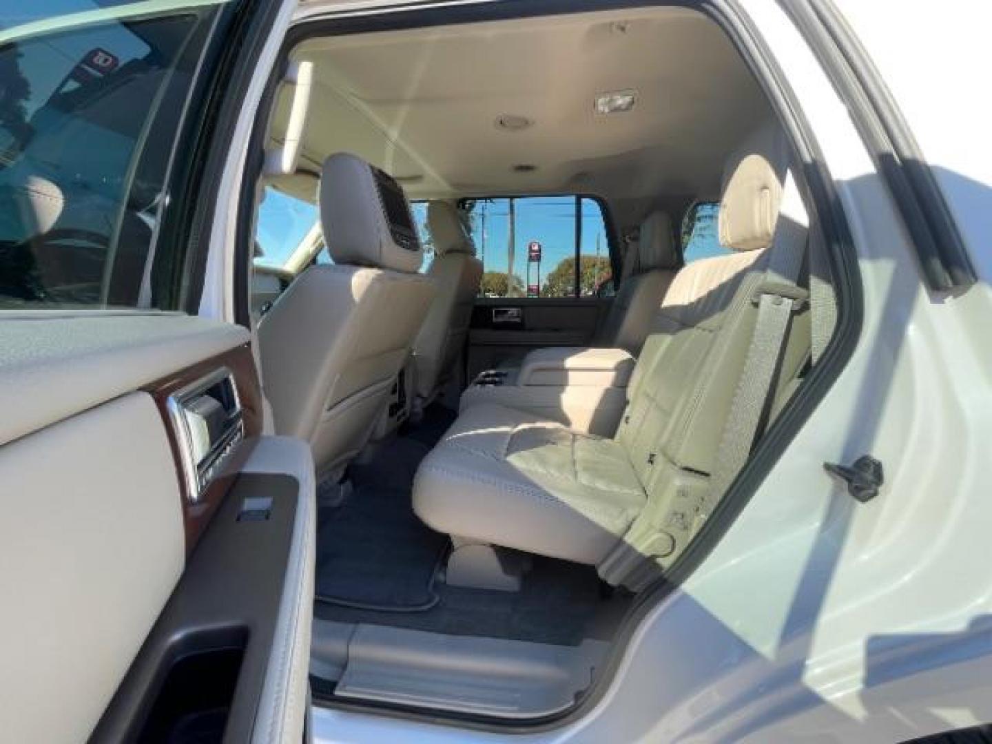 2011 White Platinum Metallic Tri Coat /Stone Leather Interior Lincoln Navigator 2WD (5LMJJ2H55BE) with an 5.4L V8 SOHC 24V engine, 6-Speed Automatic transmission, located at 12182 Garland Rd, Dallas, TX, 75218, (214) 521-2040, 0.000000, 0.000000 - Photo#11