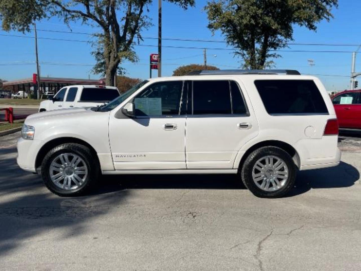 2011 White Platinum Metallic Tri Coat /Stone Leather Interior Lincoln Navigator 2WD (5LMJJ2H55BE) with an 5.4L V8 SOHC 24V engine, 6-Speed Automatic transmission, located at 12182 Garland Rd, Dallas, TX, 75218, (214) 521-2040, 0.000000, 0.000000 - Photo#1