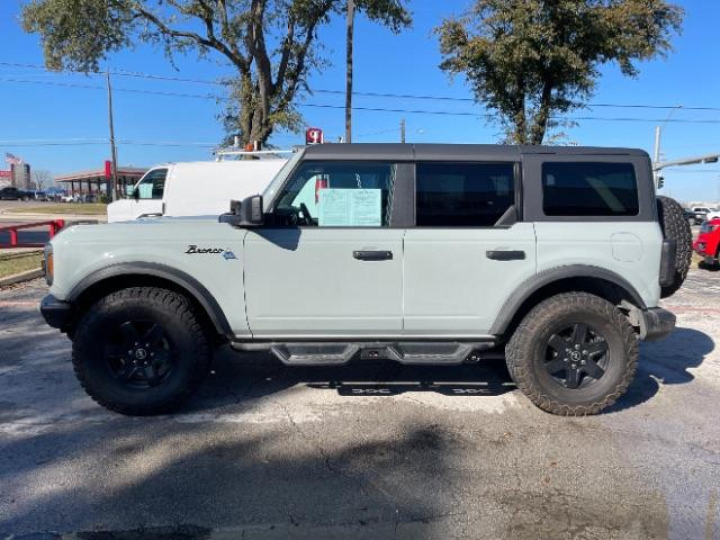 2022 Carbonized Gray Metallic Ford Bronco Black Diamond 4-Door w/Advanced (1FMEE5DP2NL) with an 2.7L V6 DOHC 24V engine, 7-Speed Manual transmission, located at 12182 Garland Rd, Dallas, TX, 75218, (214) 521-2040, 0.000000, 0.000000 - Photo#3