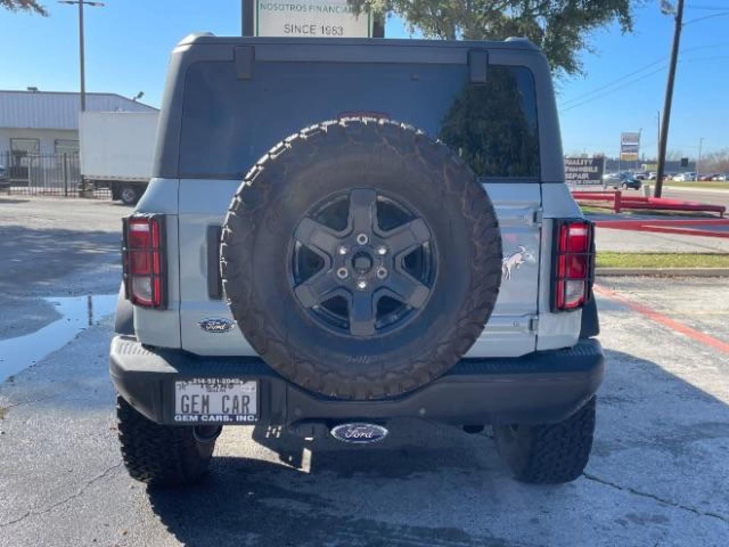 2022 Carbonized Gray Metallic Ford Bronco Black Diamond 4-Door w/Advanced (1FMEE5DP2NL) with an 2.7L V6 DOHC 24V engine, 7-Speed Manual transmission, located at 12182 Garland Rd, Dallas, TX, 75218, (214) 521-2040, 0.000000, 0.000000 - Photo#5