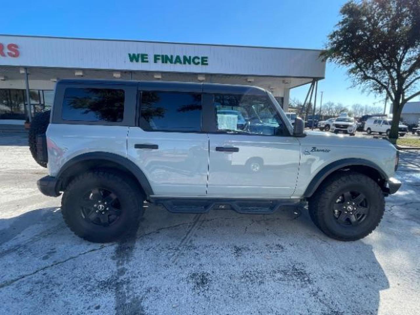 2022 Carbonized Gray Metallic Ford Bronco Black Diamond 4-Door w/Advanced (1FMEE5DP2NL) with an 2.7L V6 DOHC 24V engine, 7-Speed Manual transmission, located at 12182 Garland Rd, Dallas, TX, 75218, (214) 521-2040, 0.000000, 0.000000 - Photo#7