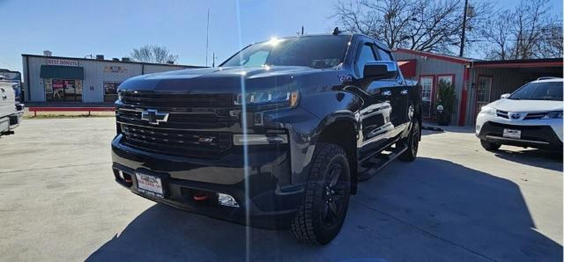 2020 Northsky Blue Metallic Chevrolet Silverado 1500 LT Trail Boss Crew Cab 4WD (1GCPYFED2LZ) with an 5.3L V8 OHV 16V engine, 6-Speed Automatic transmission, located at 12182 Garland Rd, Dallas, TX, 75218, (214) 521-2040, 0.000000, 0.000000 - Photo#0